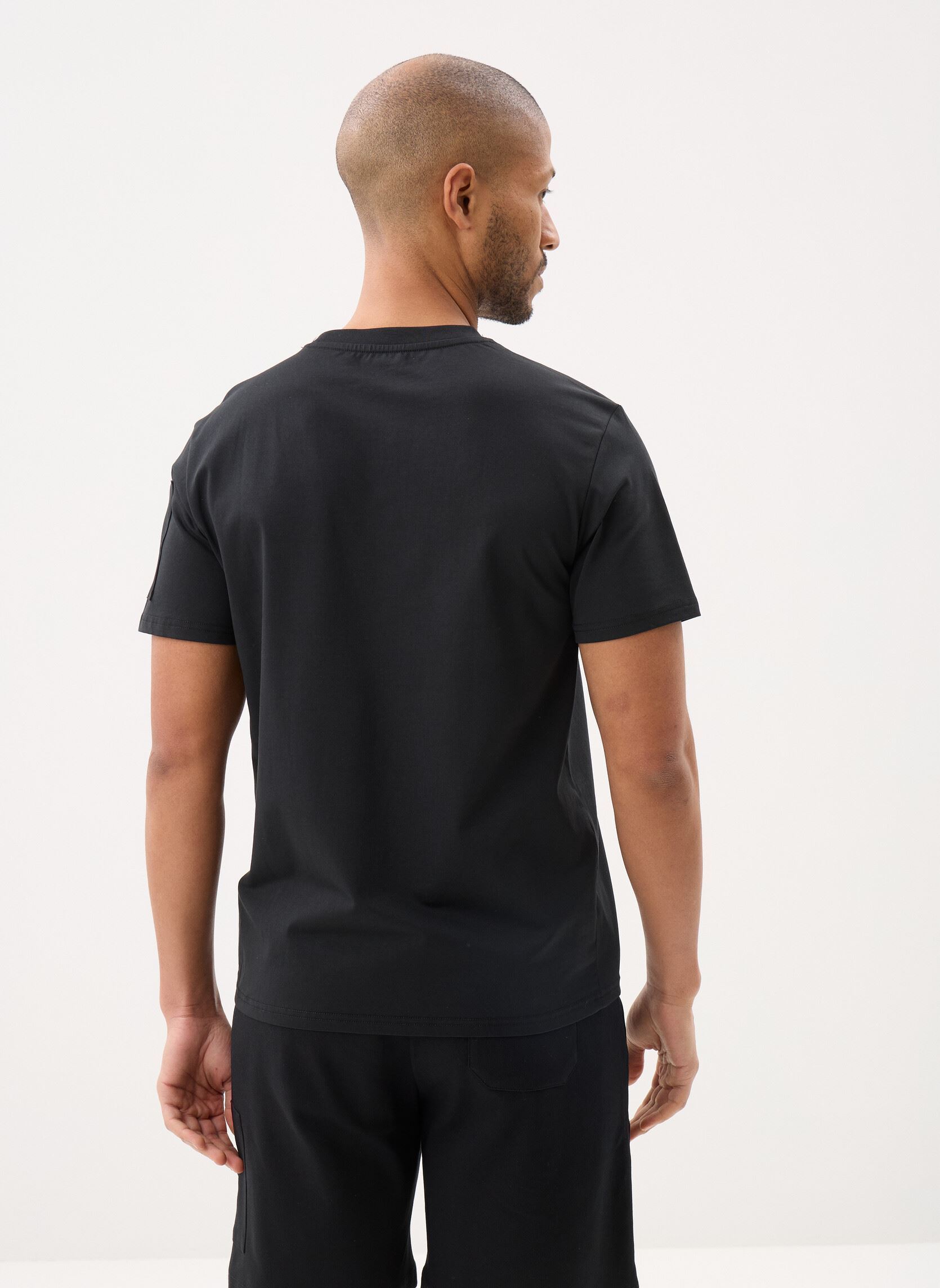 Tee-shirts manches courtes 63209 homme noir Chabrand Tee-shirts manches courtes 63209 homme noir CO100