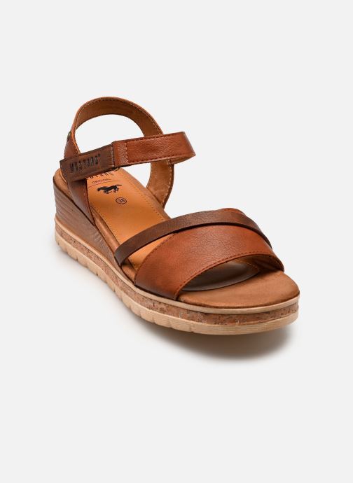 Mustang shoes Sandalen met sleehak en plateau 26M0432004 dames bruin
