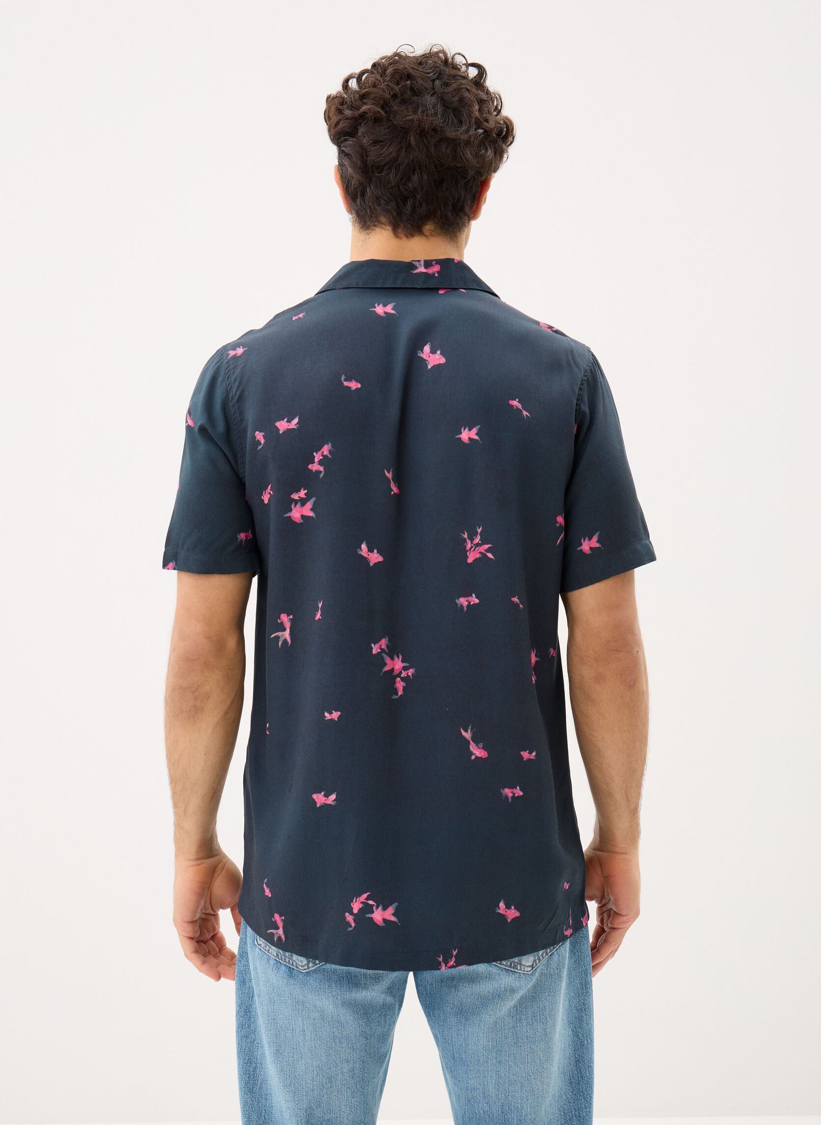 Chemises Goldfish Resort Shirt homme bleu Lyle & Scott Chemises Goldfish Resort Shirt homme bleu Dark Navy/ Hot Pink