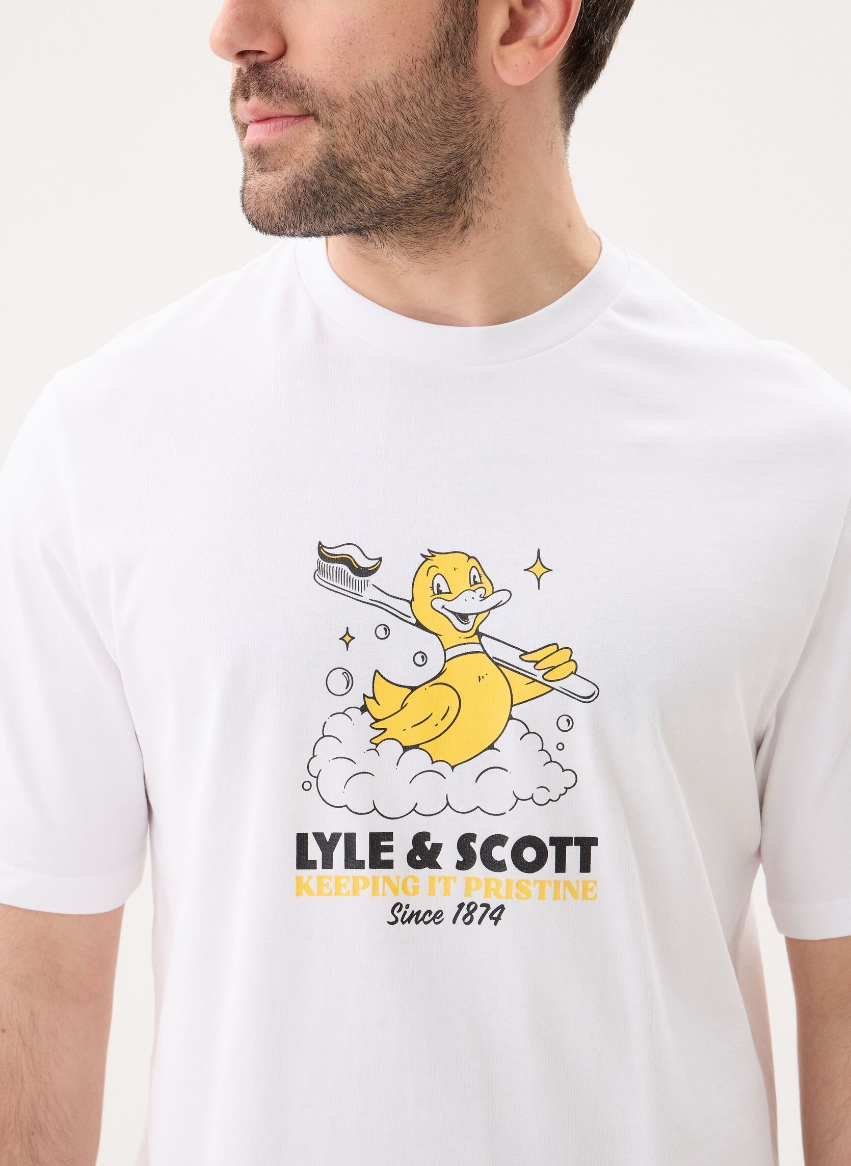 Tee-shirts Rubber Duck Graphic T-Shirt homme blanc Lyle & Scott Tee-shirts Rubber Duck Graphic T-Shirt homme blanc White