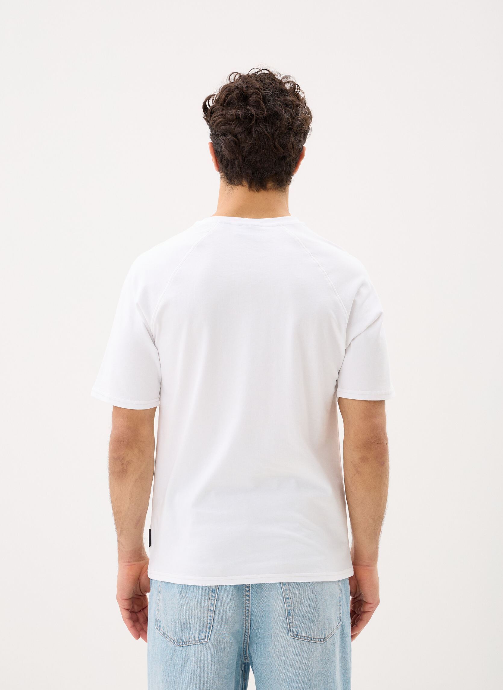 Tee-shirts manches courtes Keep Fresh Graphic T-Shirt homme blanc Lyle & Scott Tee-shirts manches courtes Keep Fresh Graphic T-Shirt homme blanc White/ Cherry Red