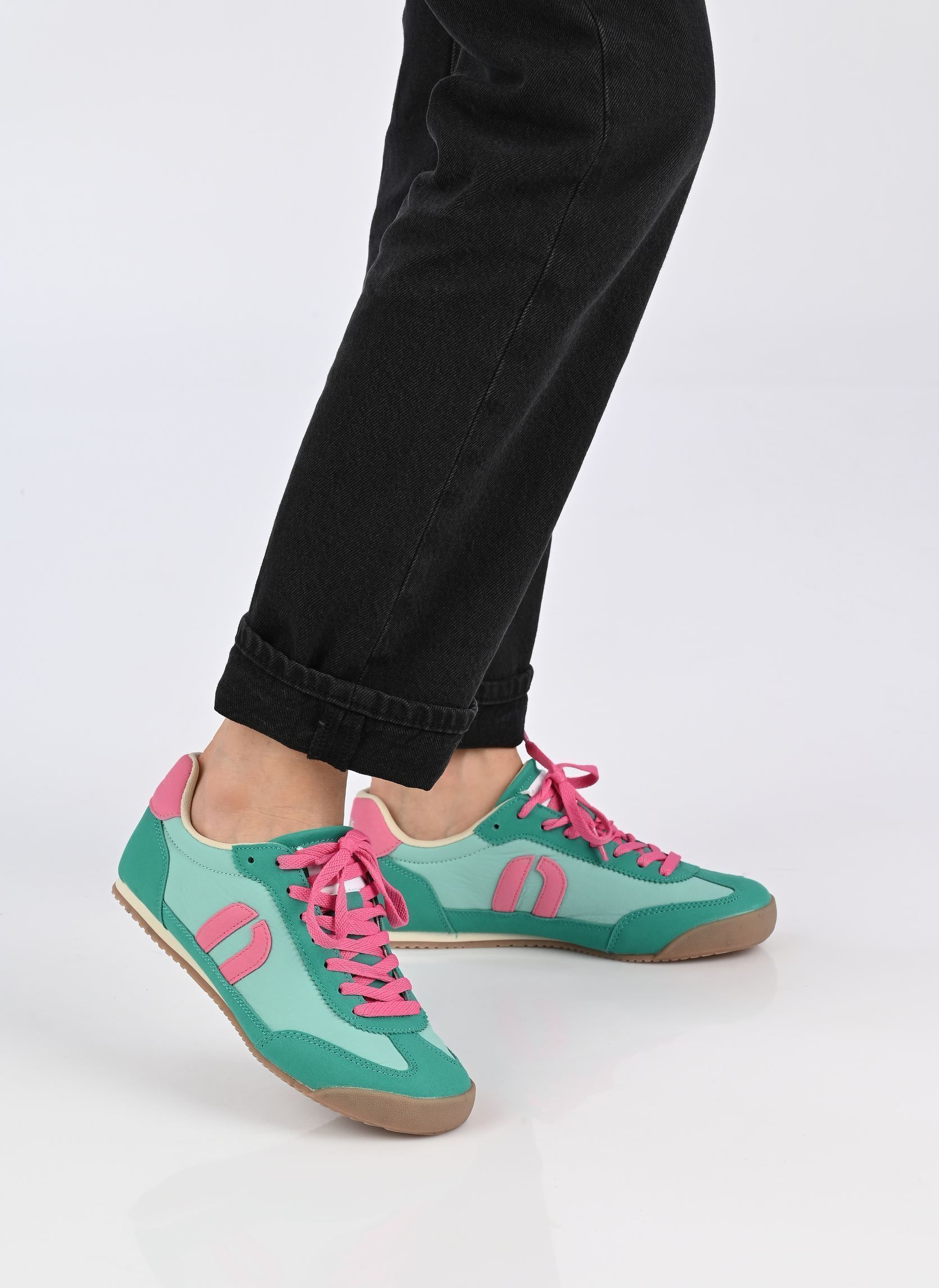 Baskets RIYA femme vert Odaje Baskets RIYA femme vert Vert rose