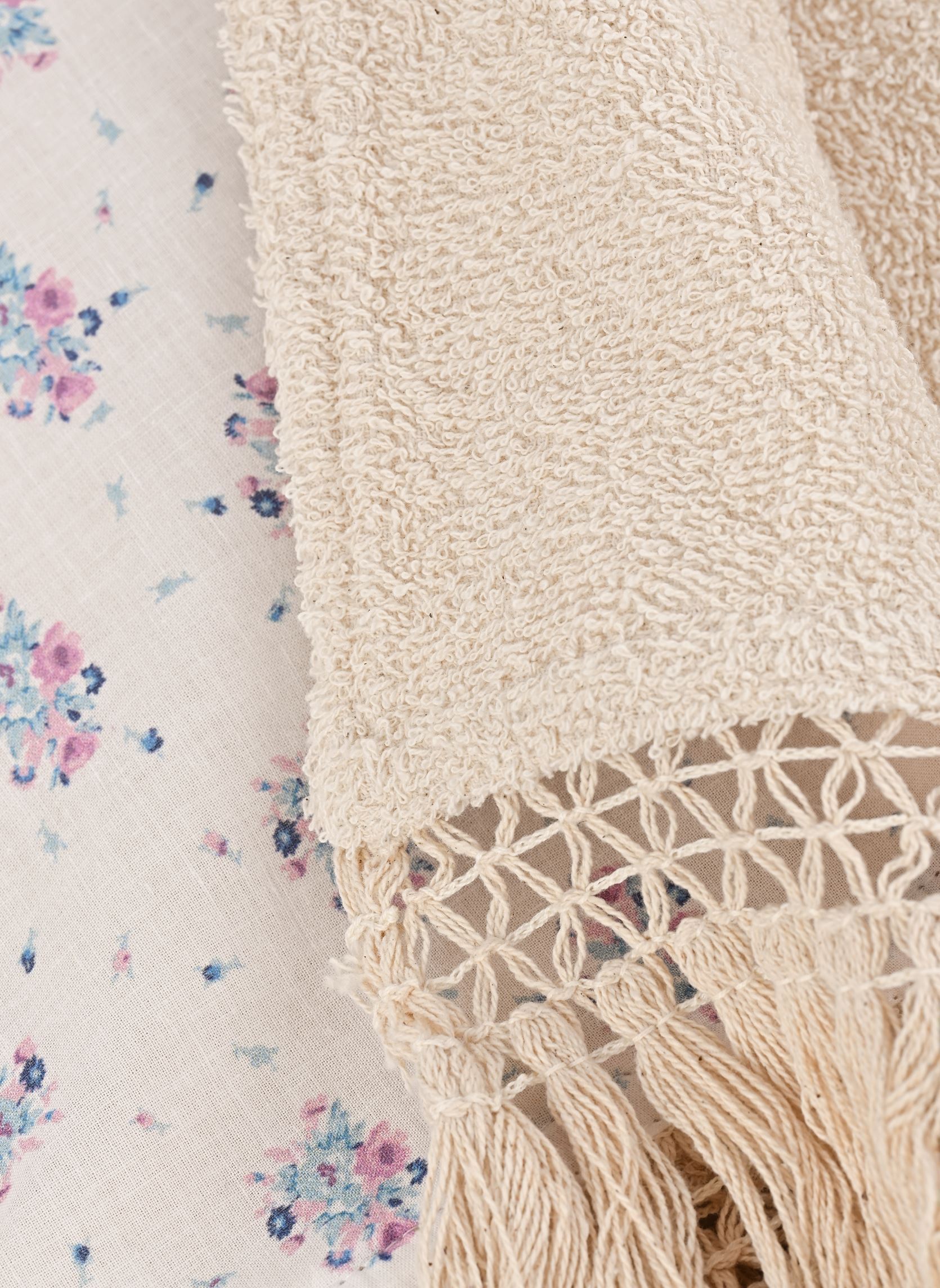 Accessoires Lana dames wit Louise Misha Accessoires Lana dames wit Cream Flower Dunes
