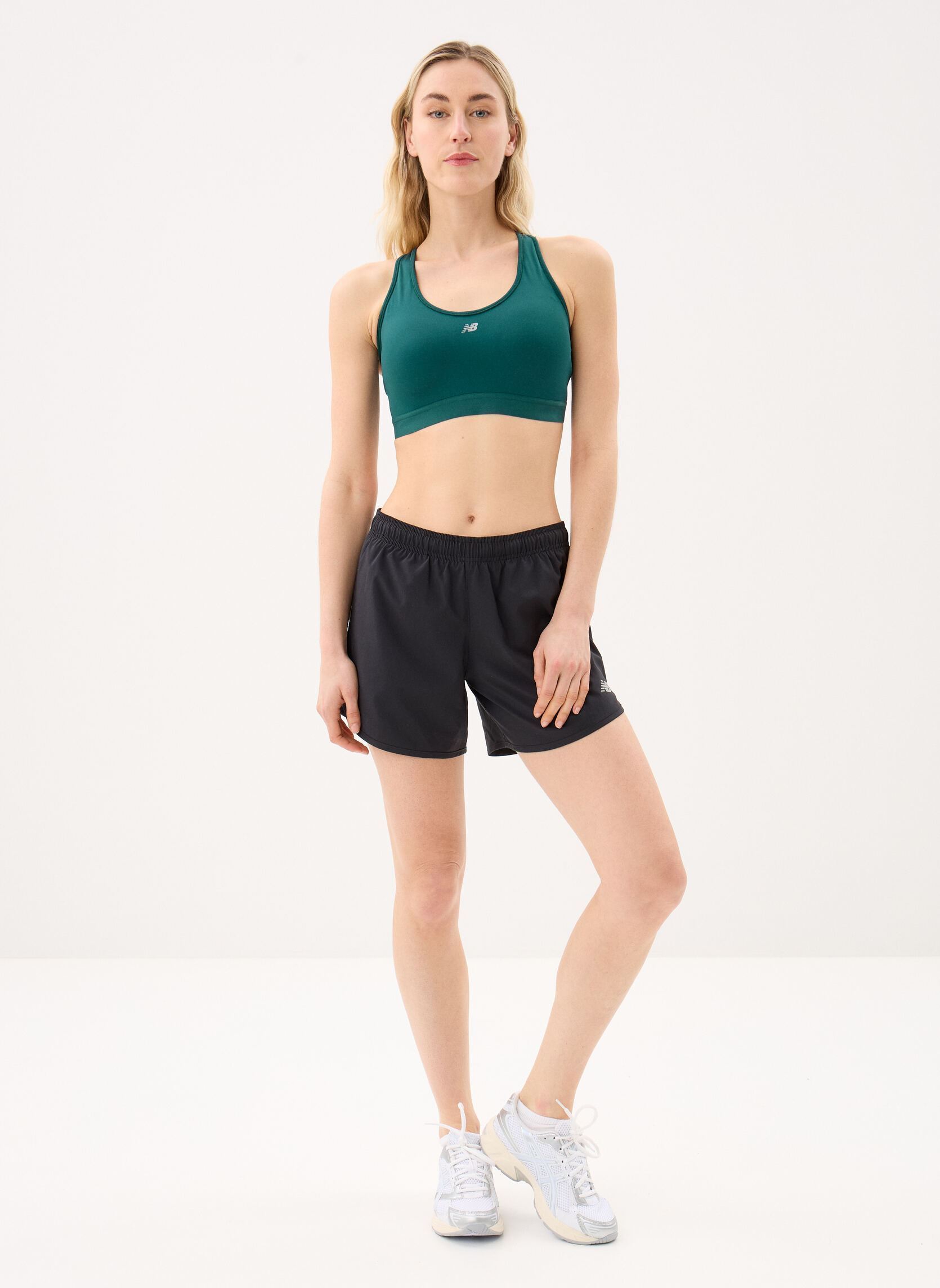 Brassières de Sport NB Essential Run Bra femme vert New Balance Brassières de Sport NB Essential Run Bra femme vert Medusa Green
