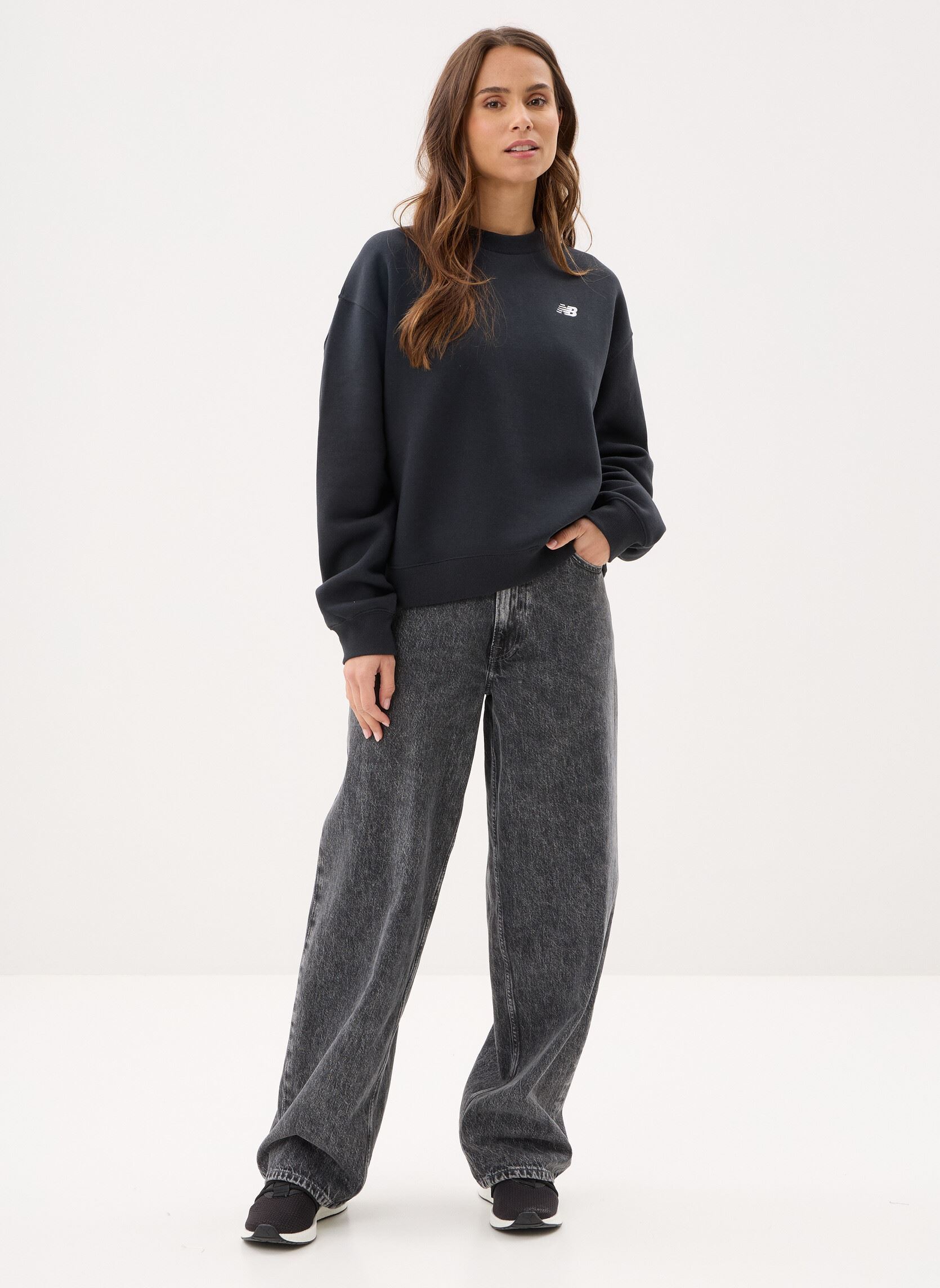 Sweatshirts Sport Essentials Fleece Crew W femme noir New Balance Sweatshirts Sport Essentials Fleece Crew W femme noir BLACK