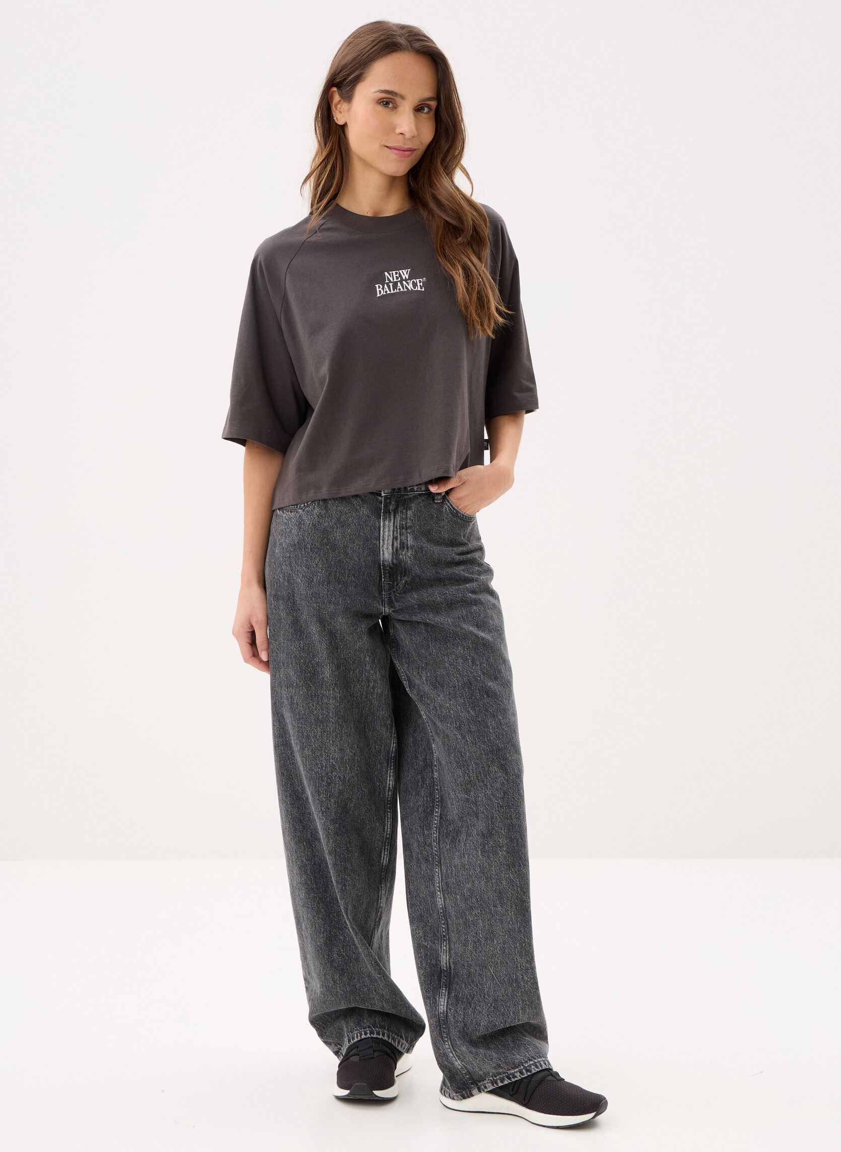 Tee-shirts manches courtes Trackside Raglan T-Shirt femme gris New Balance Tee-shirts manches courtes Trackside Raglan T-Shirt femme gris Faded black