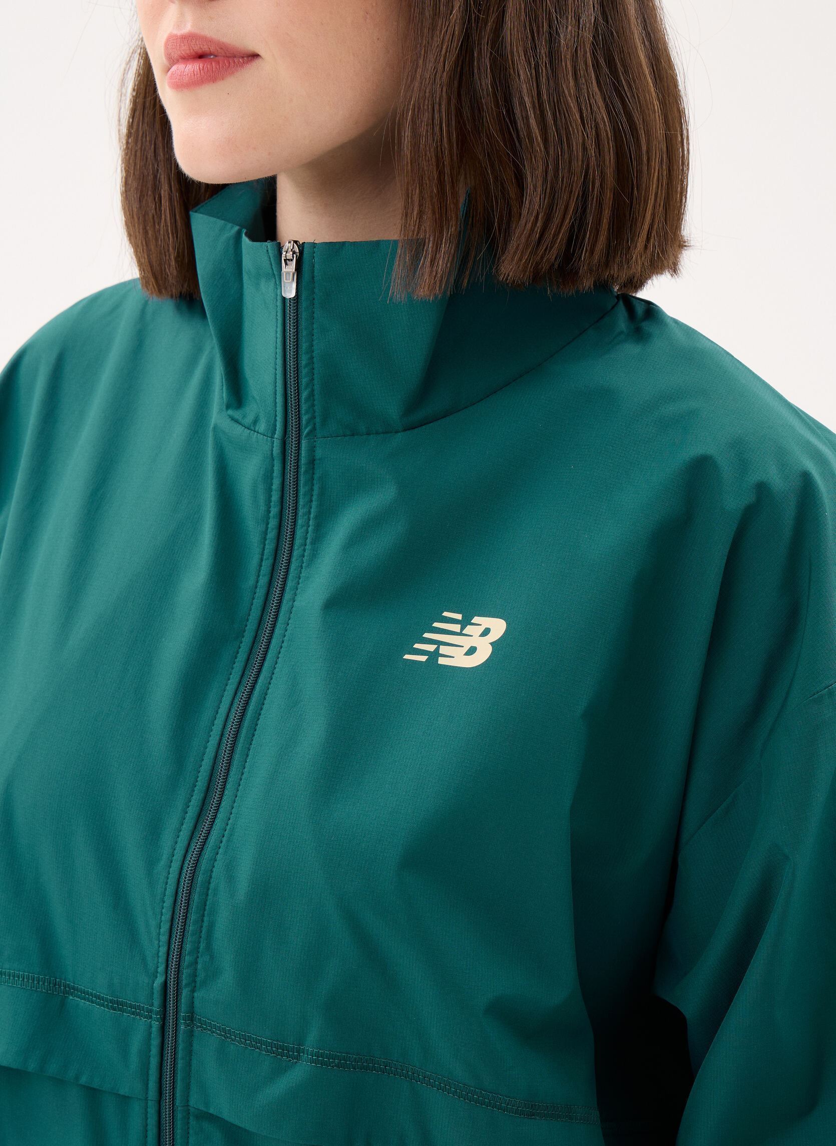 Vestes de survêtement Trackside Woven Jacket femme vert New Balance Vestes de survêtement Trackside Woven Jacket femme vert Medusa Green