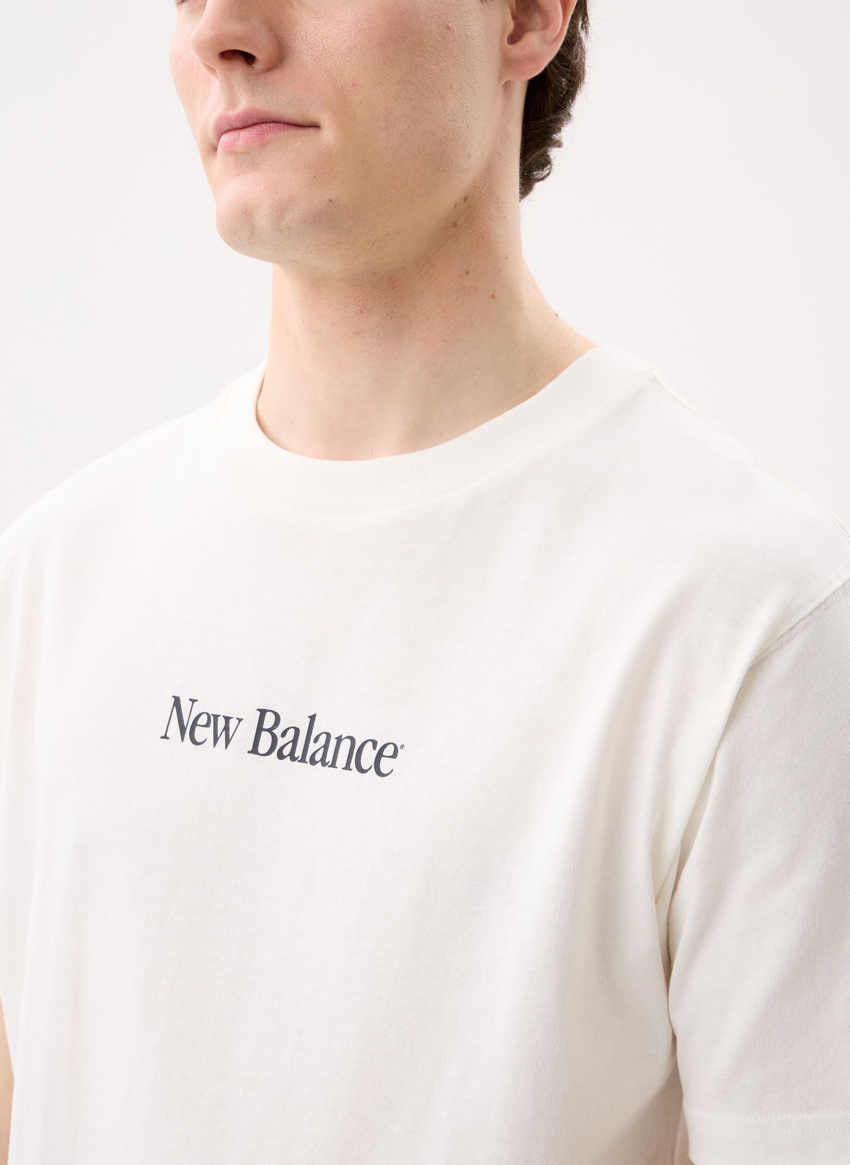 Tee-shirts manches courtes N Collage T-Shirt homme blanc New Balance Tee-shirts manches courtes N Collage T-Shirt homme blanc Sea salt