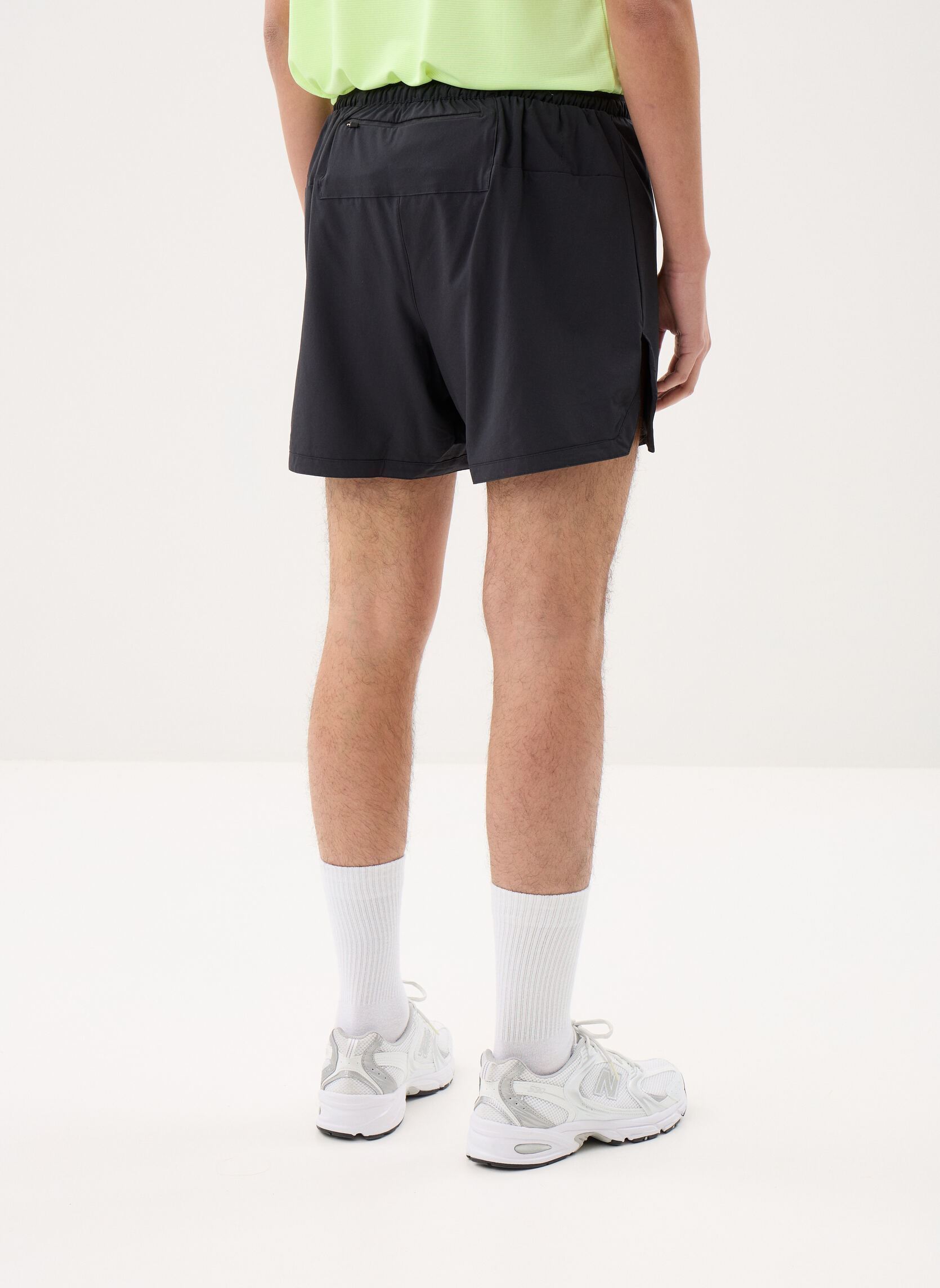 Shorts de sport RC Essential Short 5 homme noir New Balance Shorts de sport RC Essential Short 5 homme noir Black