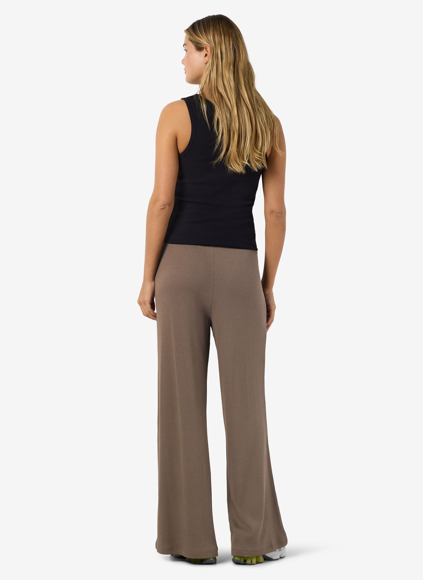 Wijde broeken Nmpasa Nw Wide Pants Noos dames bruin Noisy May Wijde broeken Nmpasa Nw Wide Pants Noos dames bruin MOREL