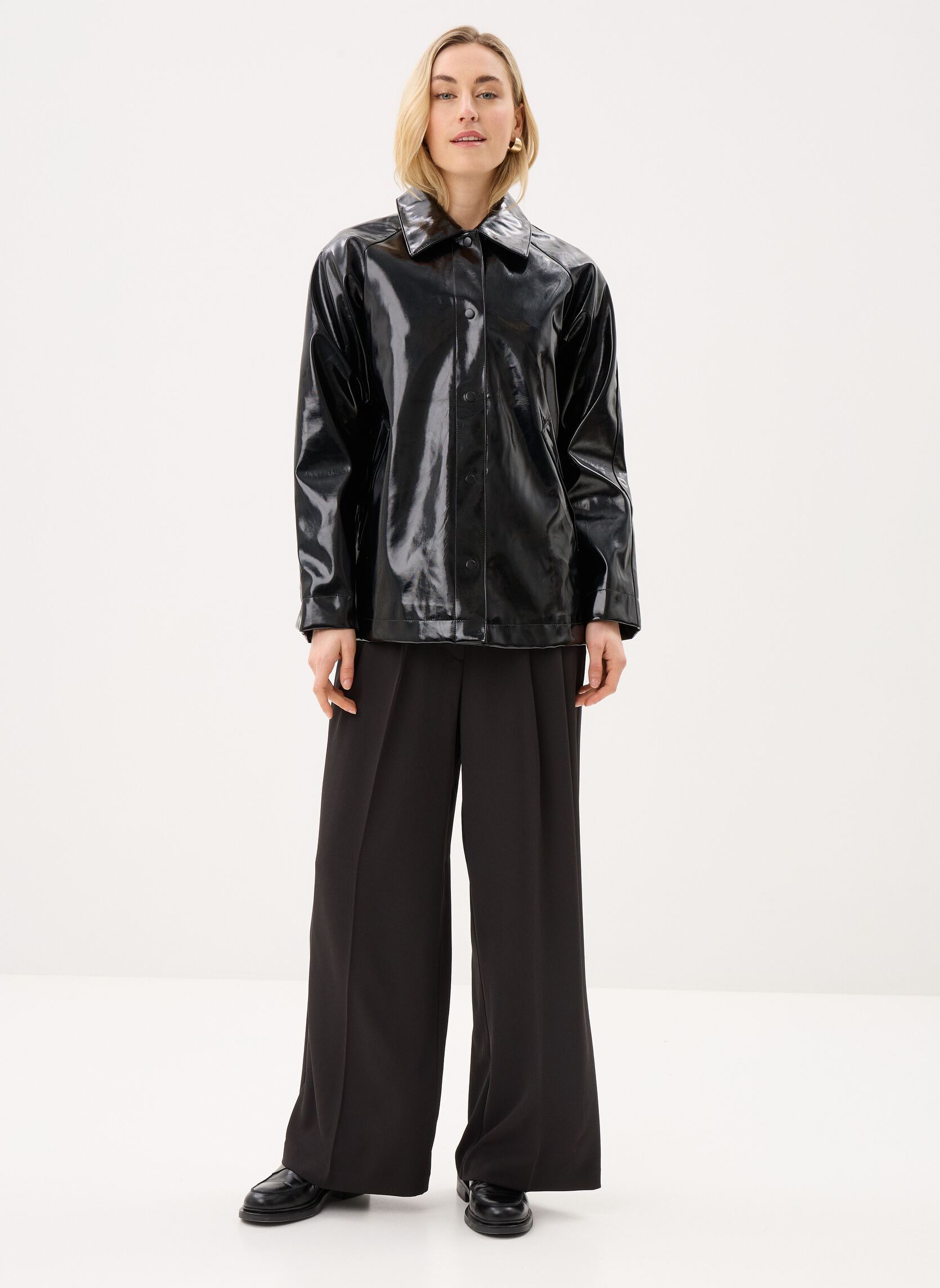 Jacken Nmsky Vinyl Pleated Jacket damen schwarz Noisy May Jacken Nmsky Vinyl Pleated Jacket damen schwarz Black