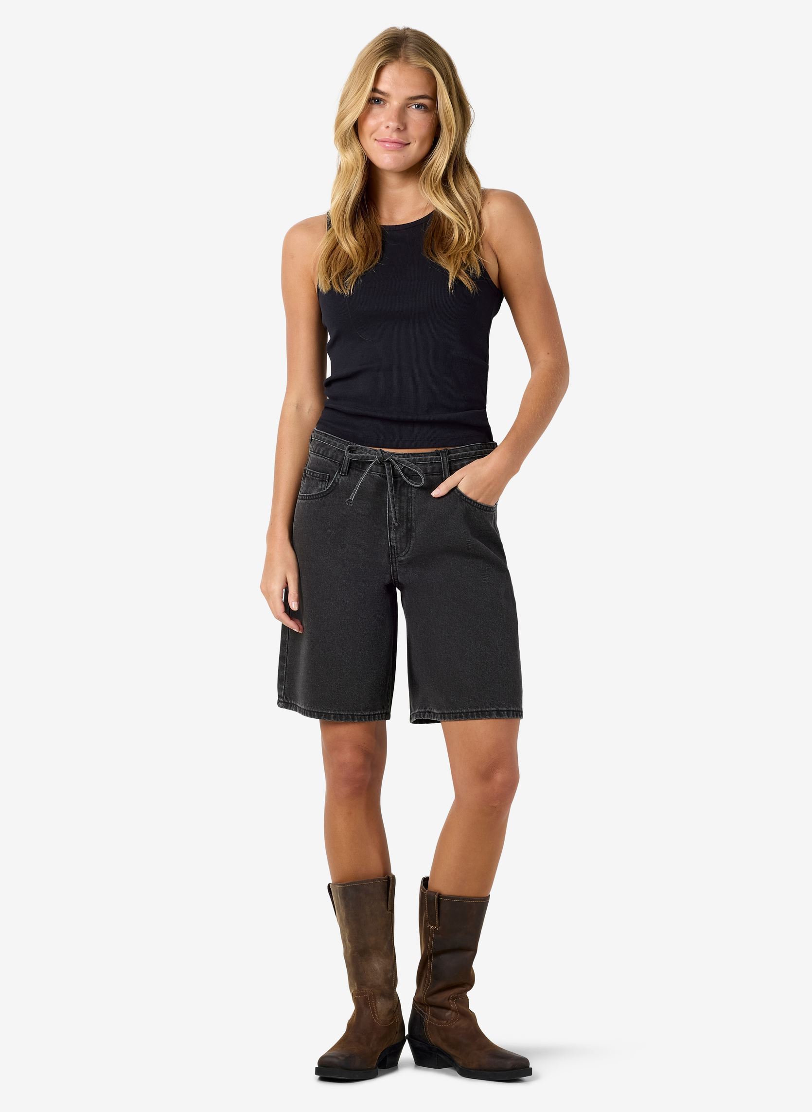 Pantaloncini Nmmaisy Mw Loose Shorts Az457Bl donna nero Noisy May Pantaloncini Nmmaisy Mw Loose Shorts Az457Bl donna nero BLACK DENIM