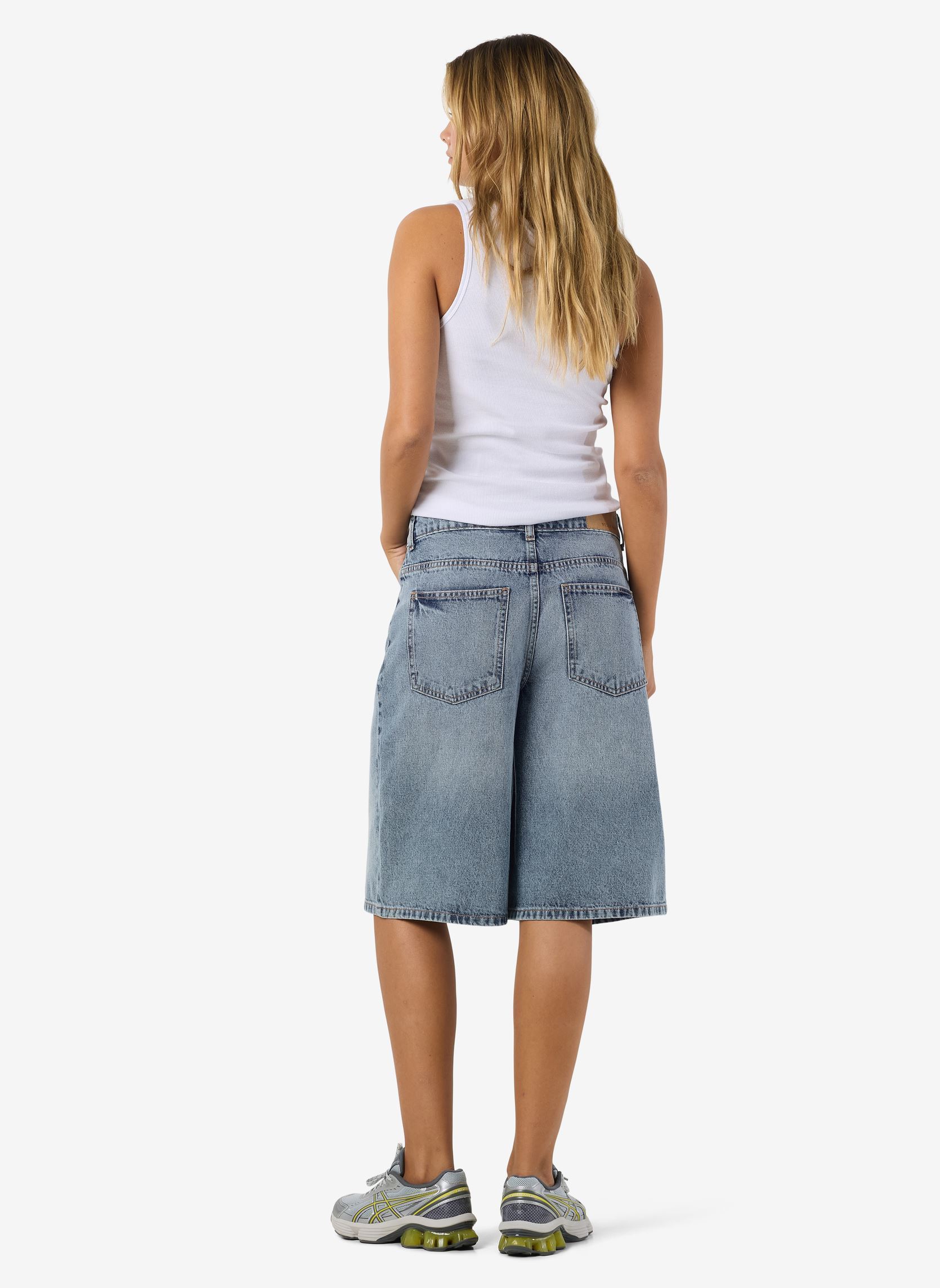 Shorts Nmmindie Nw Bermuda Shorts Az411Lb Noos femme bleu Noisy May Shorts Nmmindie Nw Bermuda Shorts Az411Lb Noos femme bleu LIGHT BLUE DENIM