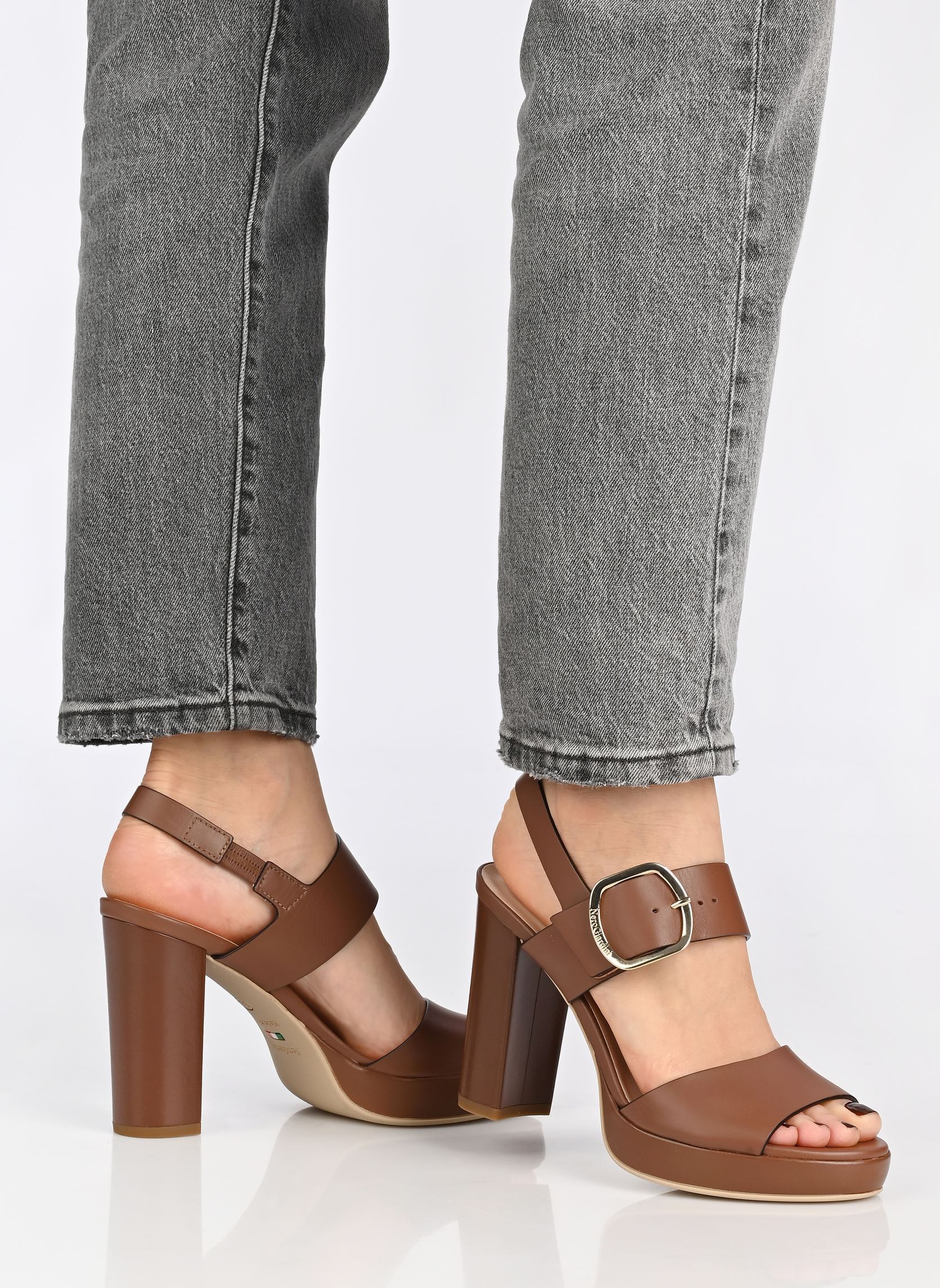 Sandalen E513354D damen braun NeroGiardini Sandalen E513354D damen braun 400