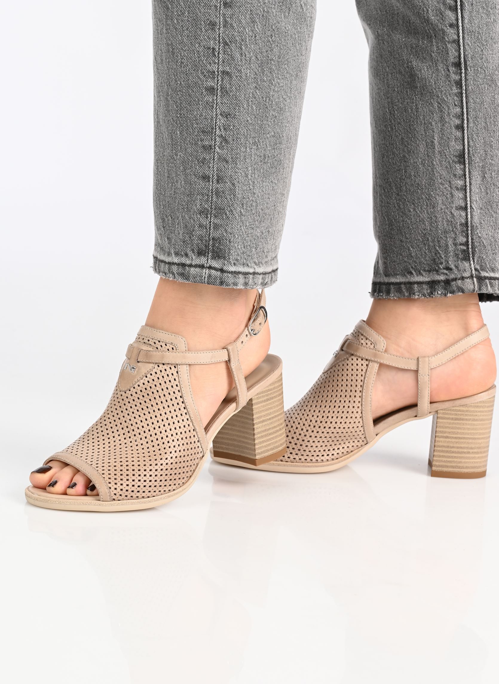 Sandales E615840D femme beige NeroGiardini Sandales E615840D femme beige 439