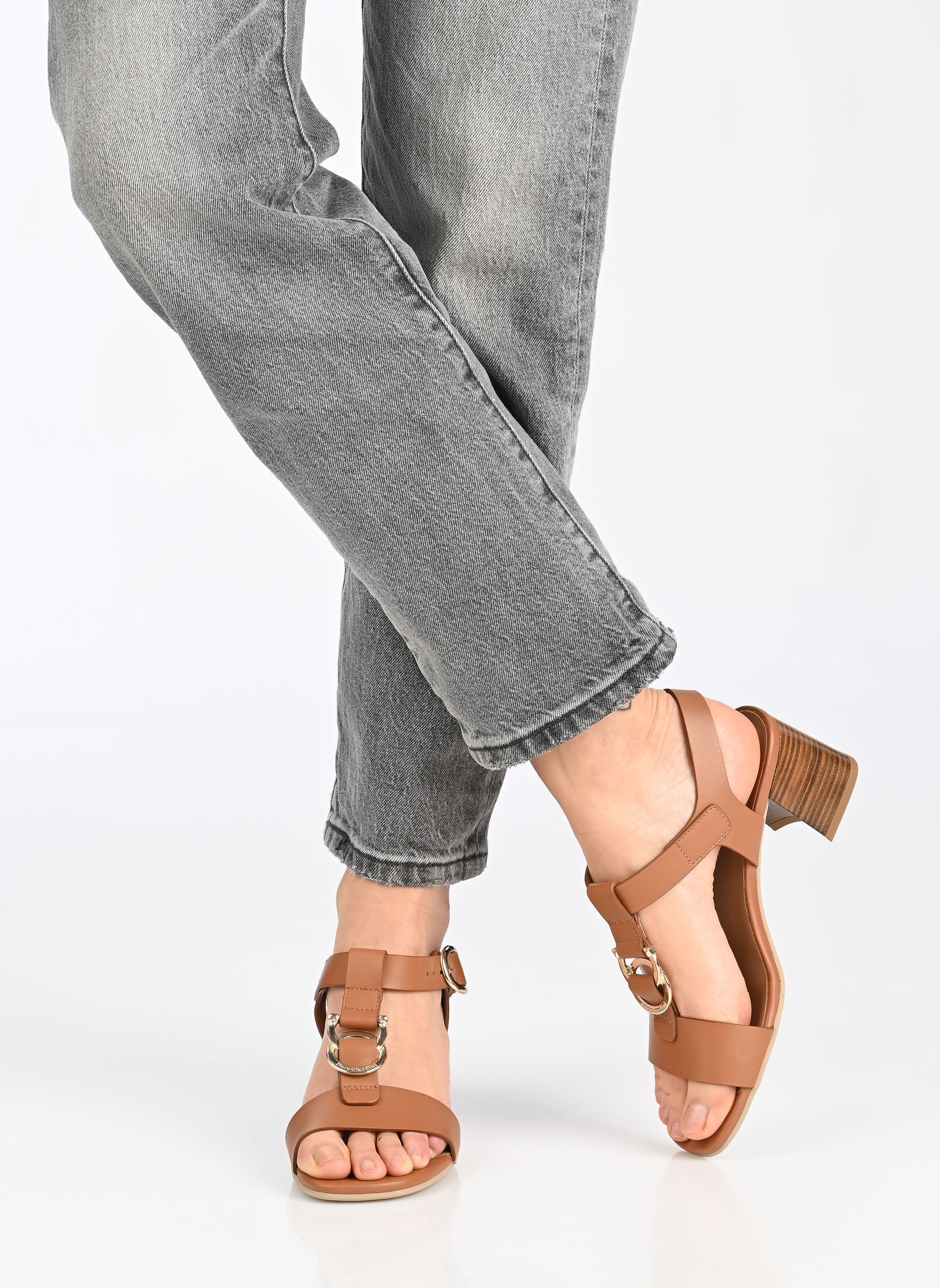 Sandalen E615870D damen braun NeroGiardini Sandalen E615870D damen braun 329