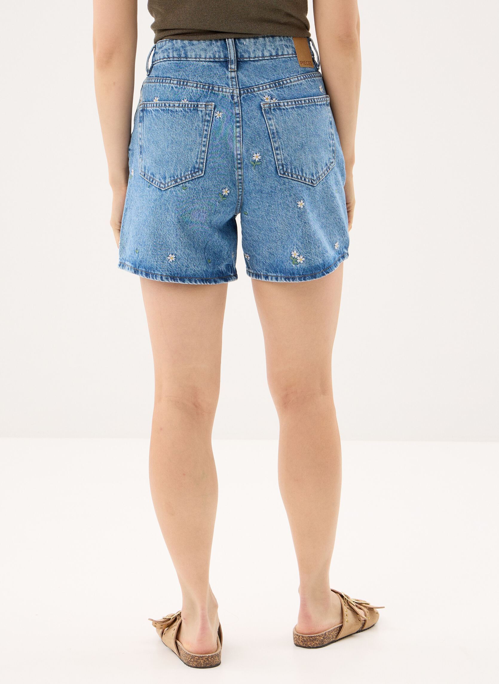 Shorts Pcsky Hw Embroidery Denim Shorts Bc femme bleu Pieces Shorts Pcsky Hw Embroidery Denim Shorts Bc femme bleu Light Blue Denim