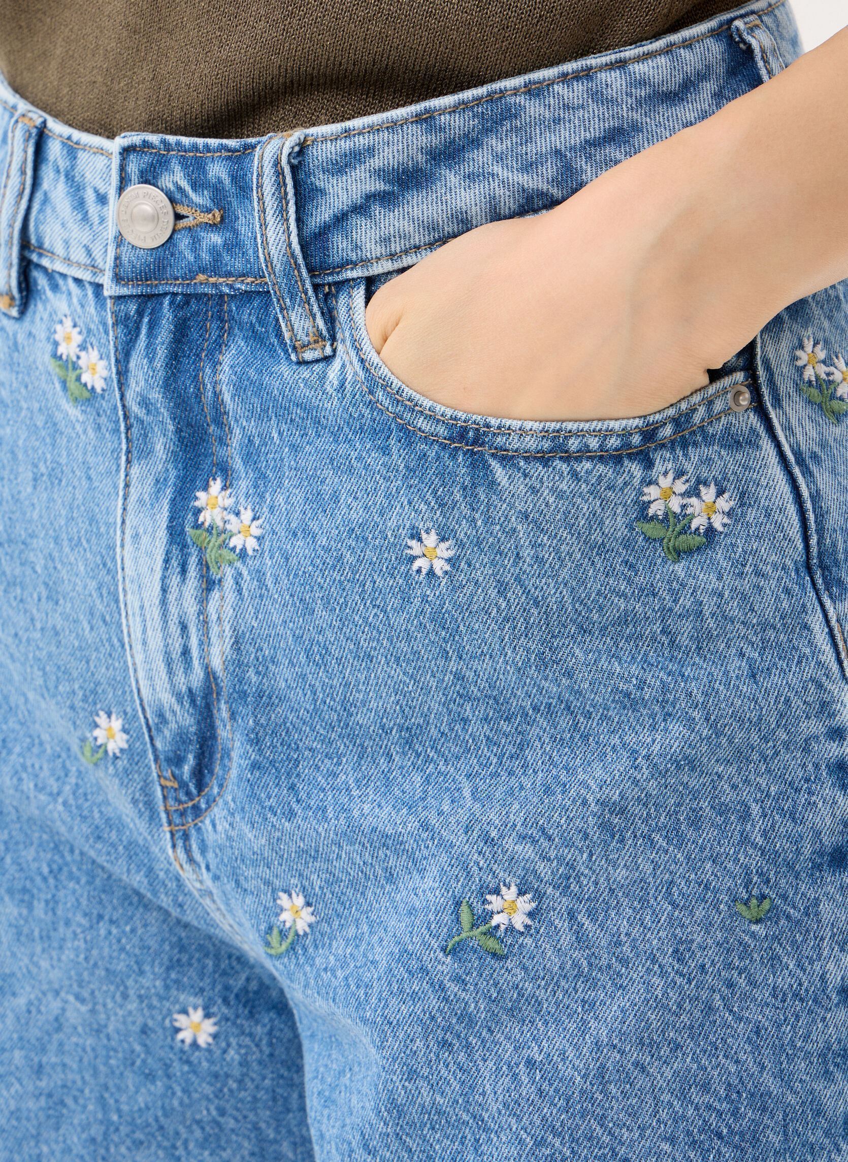 Shorts Pcsky Hw Embroidery Denim Shorts Bc femme bleu Pieces Shorts Pcsky Hw Embroidery Denim Shorts Bc femme bleu Light Blue Denim