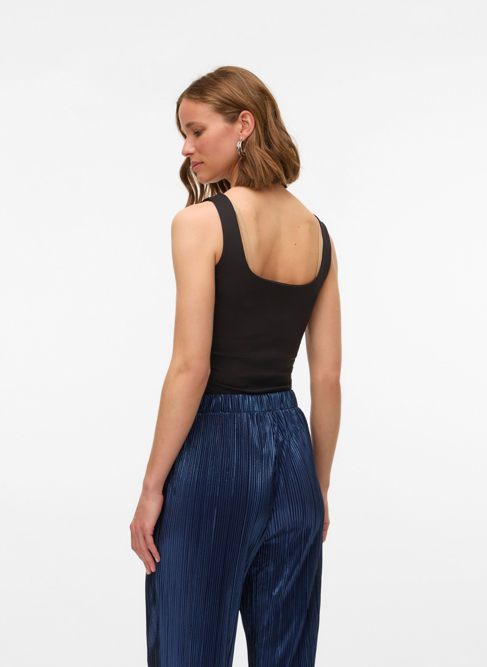 Tops Vmmillion Sl Square Top 2-Way Jrs Noos femme noir Vero Moda Tops Vmmillion Sl Square Top 2-Way Jrs Noos femme noir Black