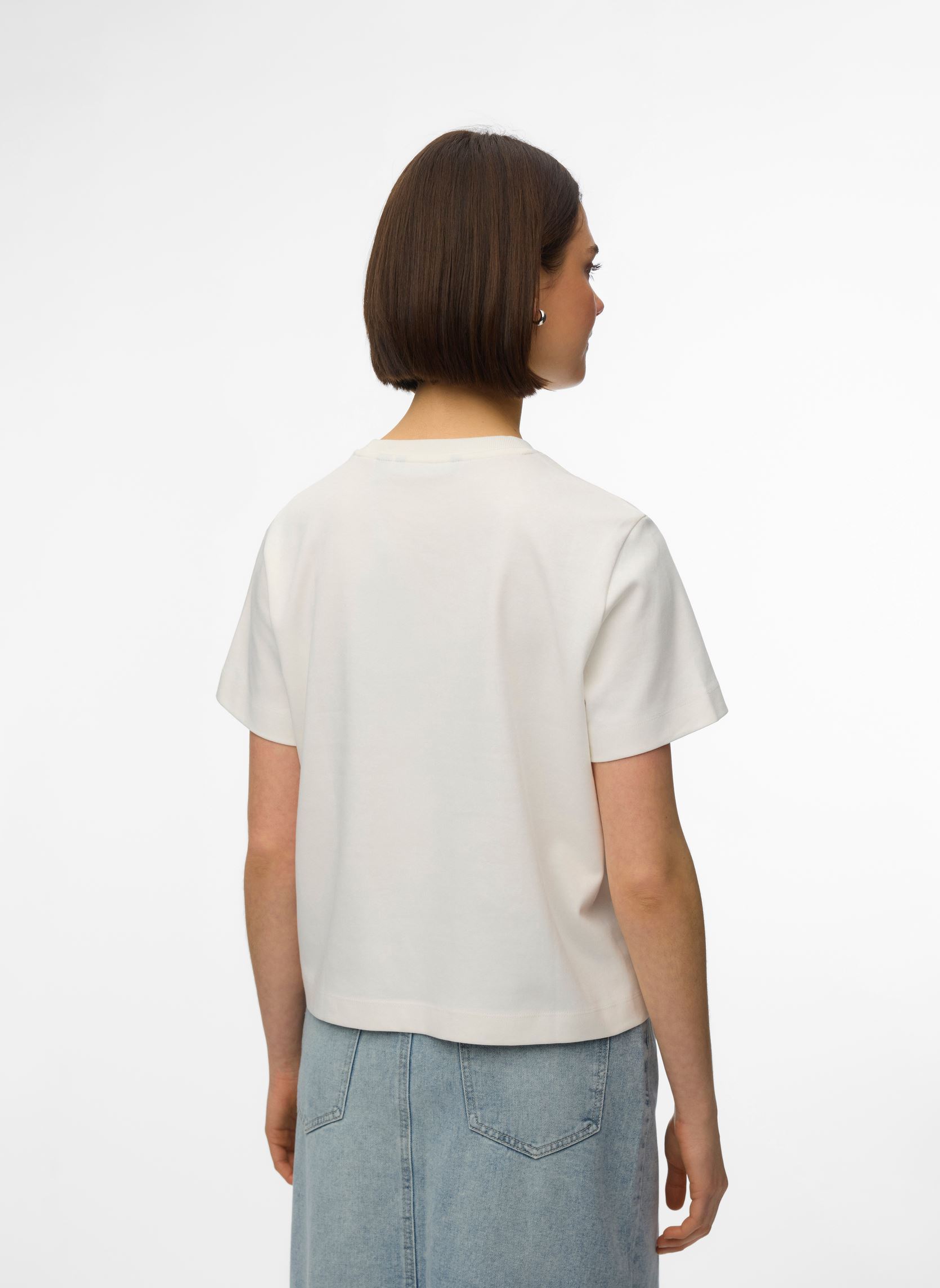 Tee-shirts Vmsara Mette Ss Top Box Jrs Noos femme blanc Vero Moda Tee-shirts Vmsara Mette Ss Top Box Jrs Noos femme blanc Snow white