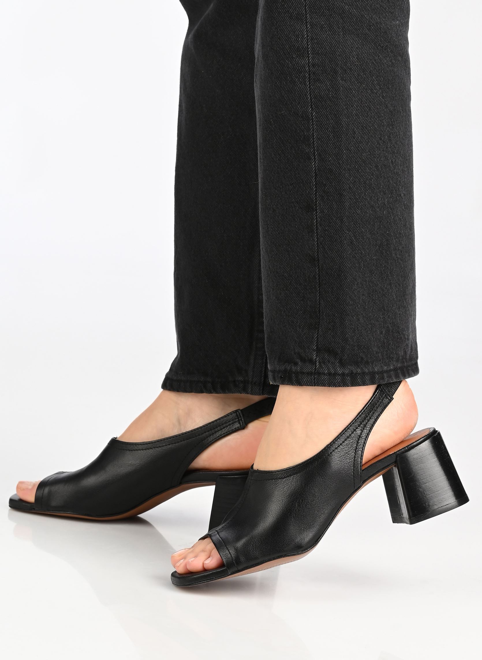 Sandales BROWNIE B femme noir Jonak Sandales BROWNIE B femme noir Cuir noir