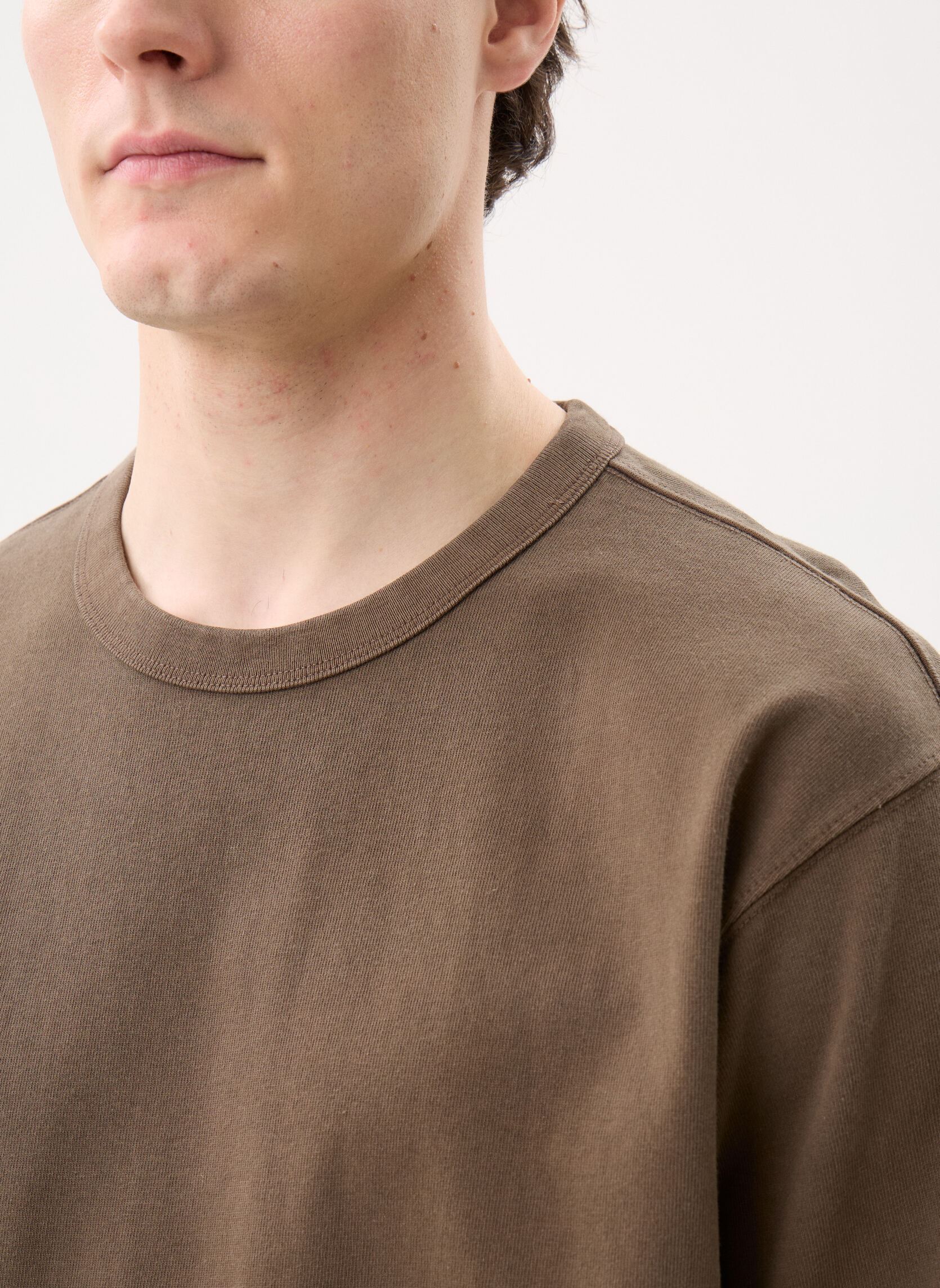Tee-shirts manches courtes Heavyweight Loose Tee-005GY homme marron Levi's Tee-shirts manches courtes Heavyweight Loose Tee-005GY homme marron GARMENT DYE H225 MAITAKE BROWN