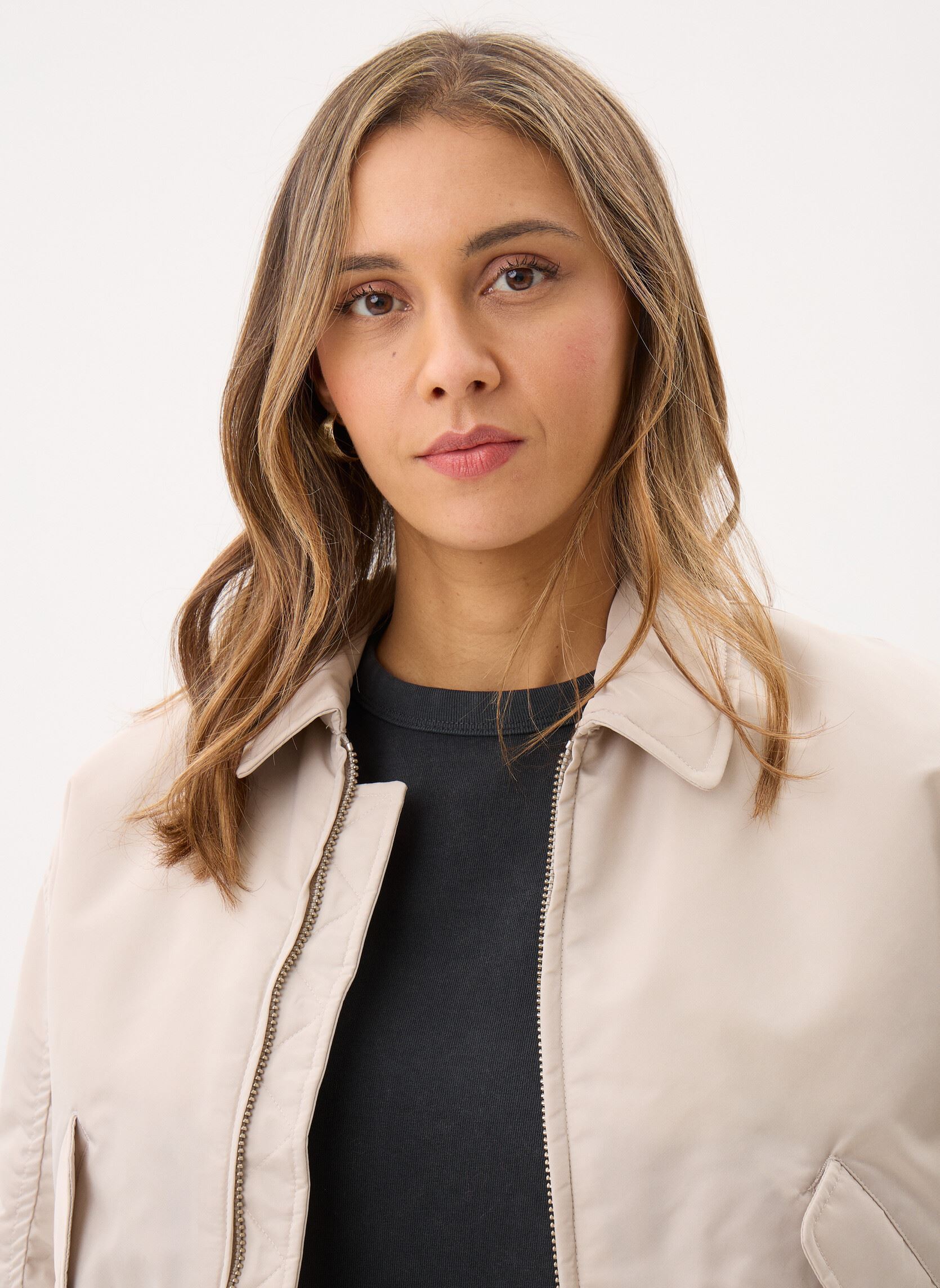 Bomberjacken Bowie Crop Bomber-005AQ damen grau Levi's Bomberjacken Bowie Crop Bomber-005AQ damen grau CHATEAU GRAY