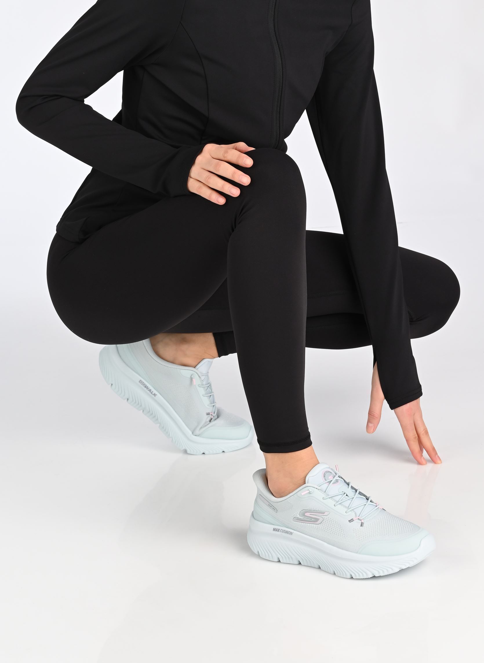 Baskets SLIP-INS Go Walk Max Cushioning Hyper femme bleu Skechers Baskets SLIP-INS Go Walk Max Cushioning Hyper femme bleu SLT