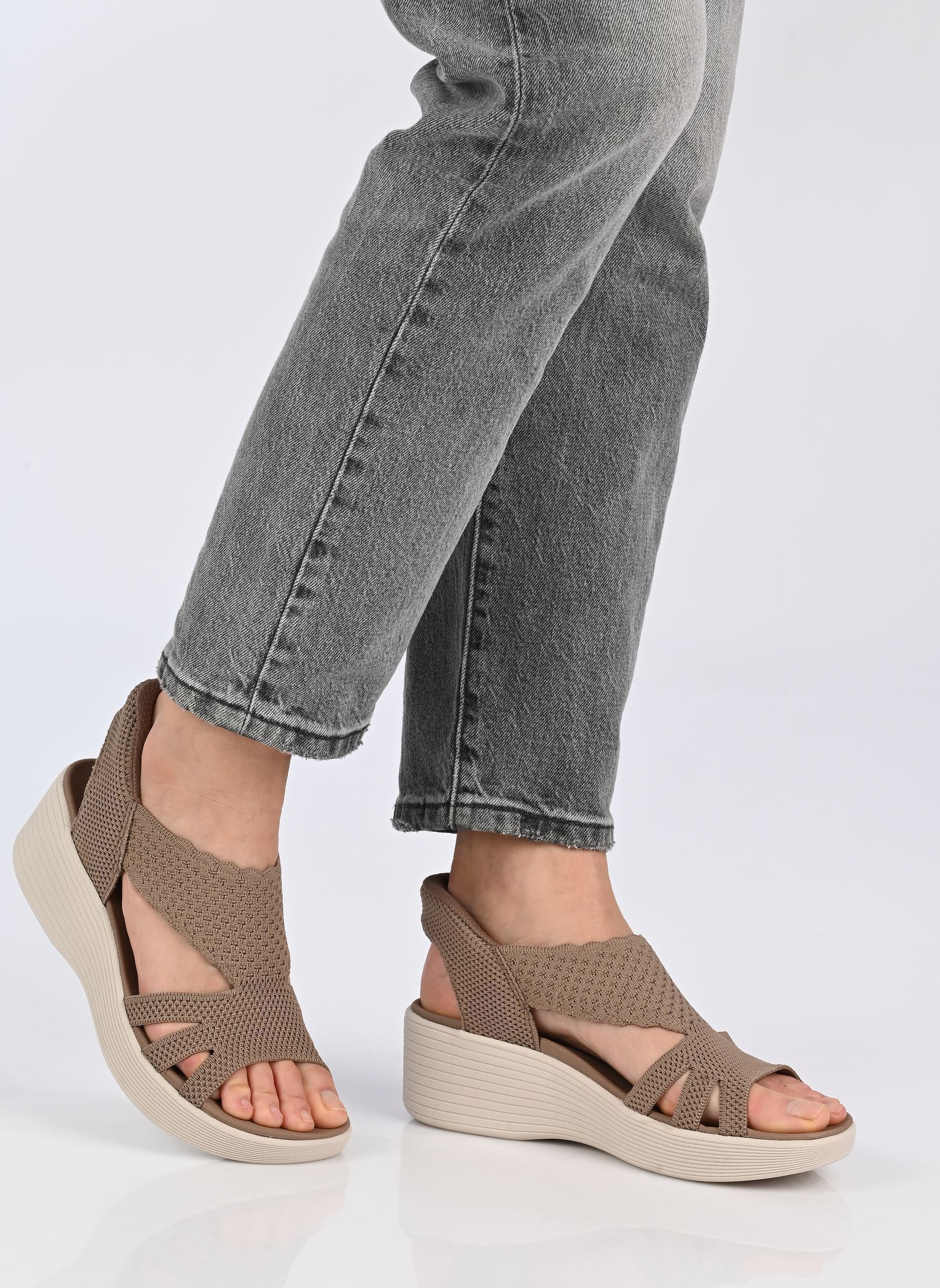Keil- und Plateausandalen SLIP-INS Parallel Lite - Summer Invite damen braun Skechers Keil- und Plateausandalen SLIP-INS Parallel Lite - Summer Invite damen braun MOC