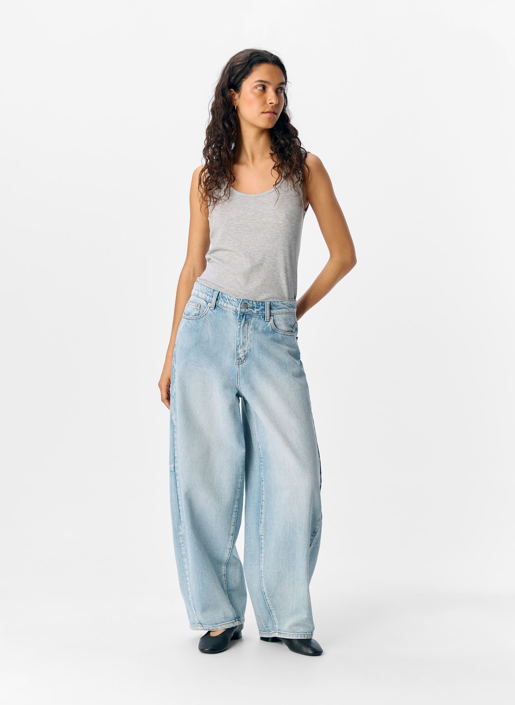 Wijde jeans / Flared Jeans Objmoji Elsa Mw Super Barel Jeans Noos dames blauw OBJECT Wijde jeans / Flared Jeans Objmoji Elsa Mw Super Barel Jeans Noos dames blauw LIGHT BLUE DENIM