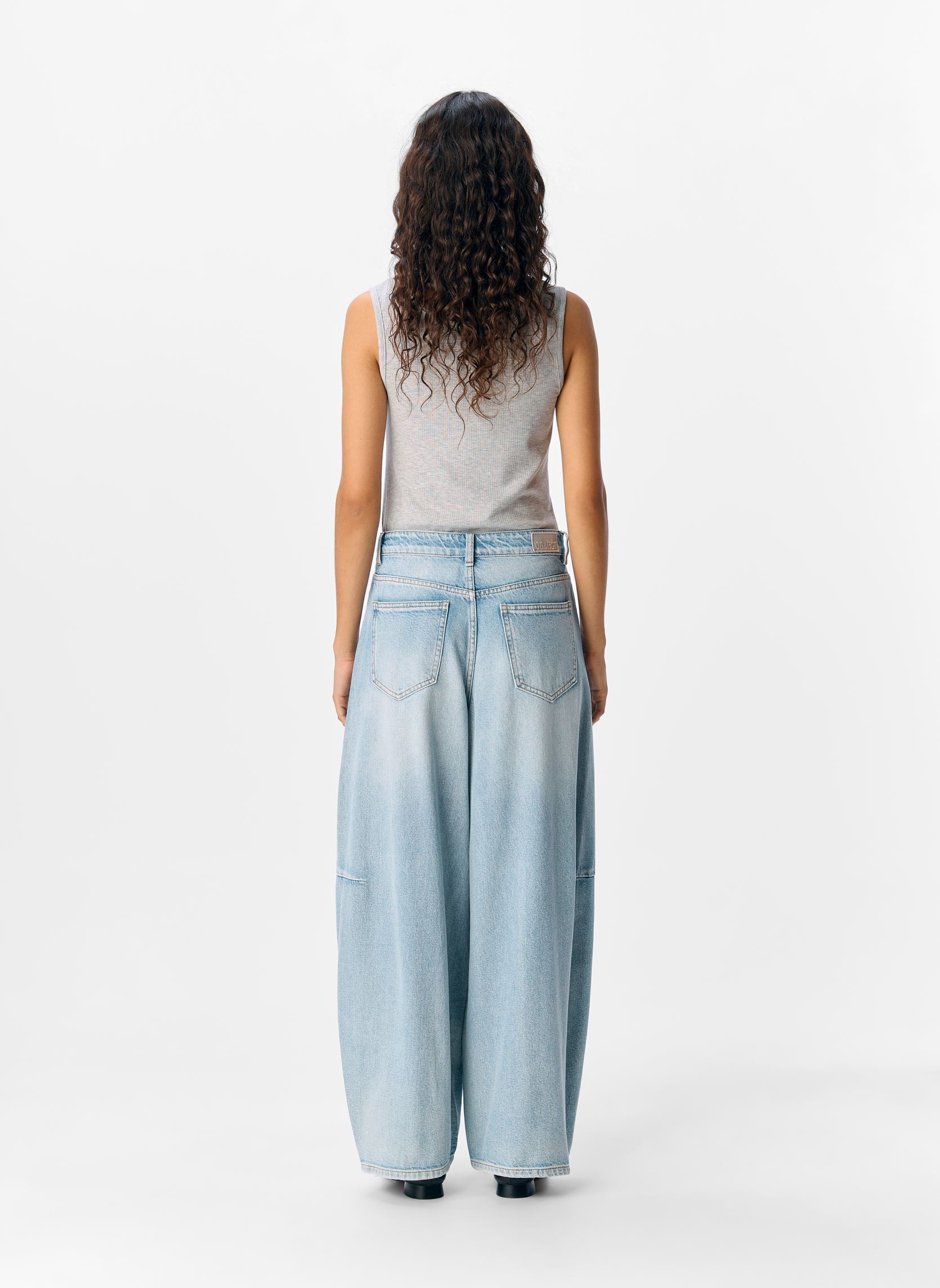 Wijde jeans / Flared Jeans Objmoji Elsa Mw Super Barel Jeans Noos dames blauw OBJECT Wijde jeans / Flared Jeans Objmoji Elsa Mw Super Barel Jeans Noos dames blauw LIGHT BLUE DENIM