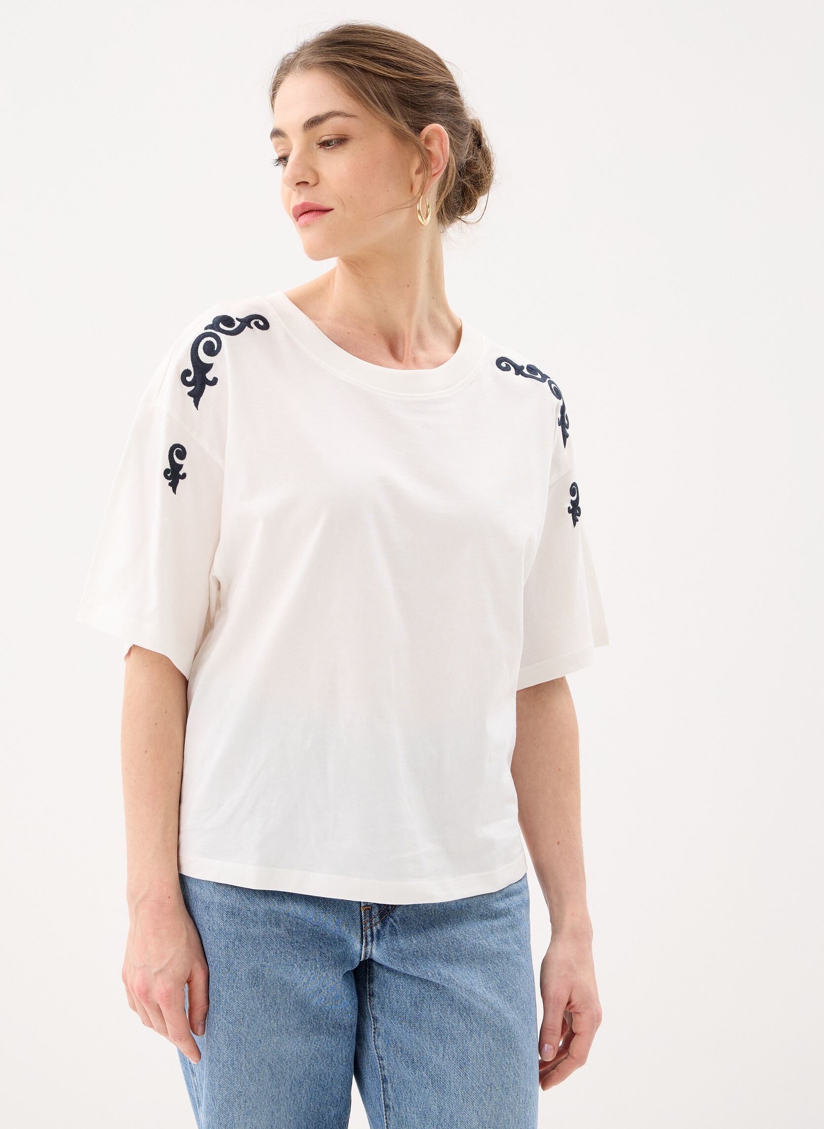 Tee-shirts manches courtes Virubie S/S Embroidery T-Shirt/R femme blanc Vila Tee-shirts manches courtes Virubie S/S Embroidery T-Shirt/R femme blanc Snow white