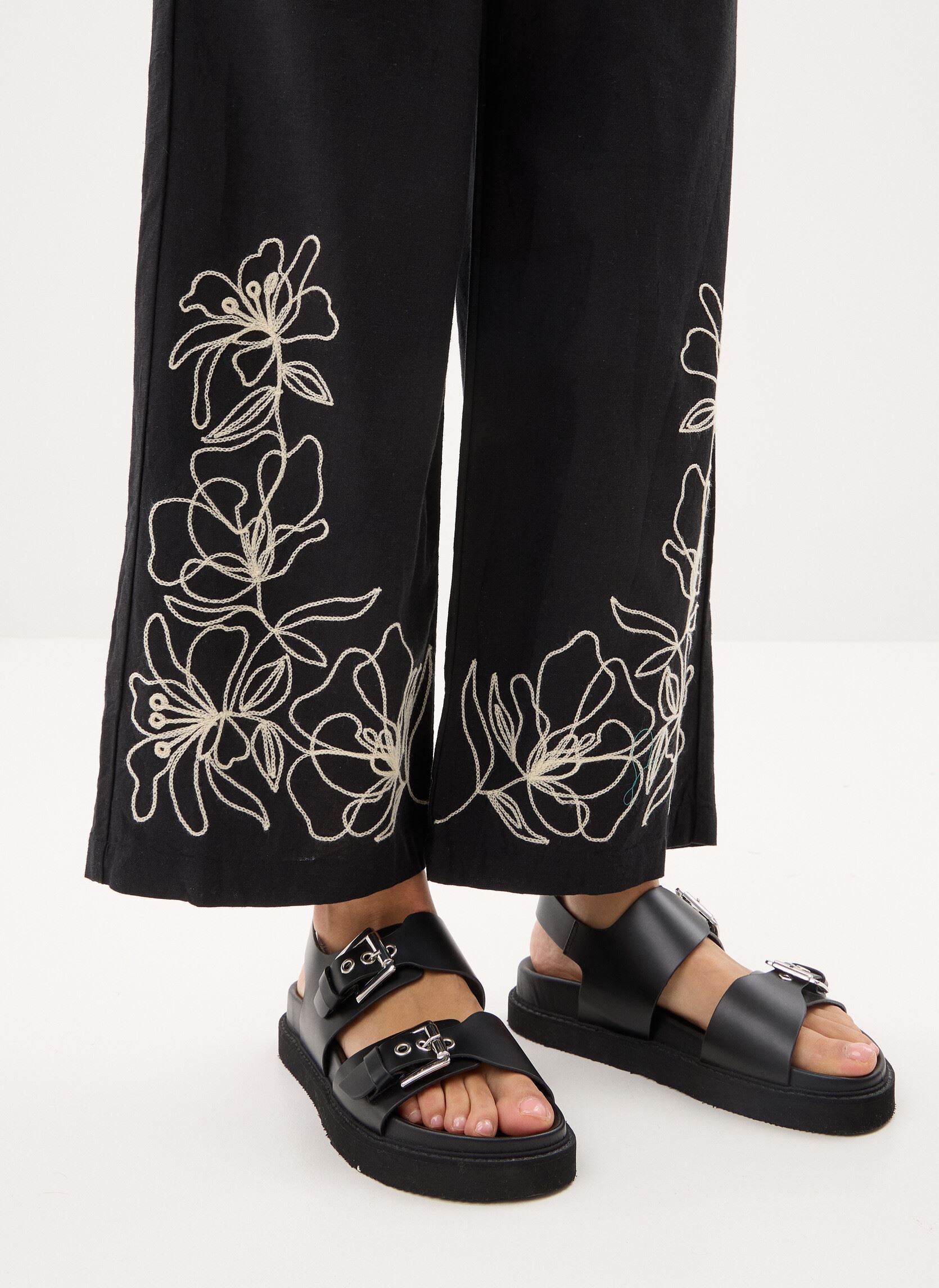 Wijde broeken Vipolli Hw Embroidered 7/8 Pants dames zwart Vila Wijde broeken Vipolli Hw Embroidered 7/8 Pants dames zwart BLACK BEAUTY