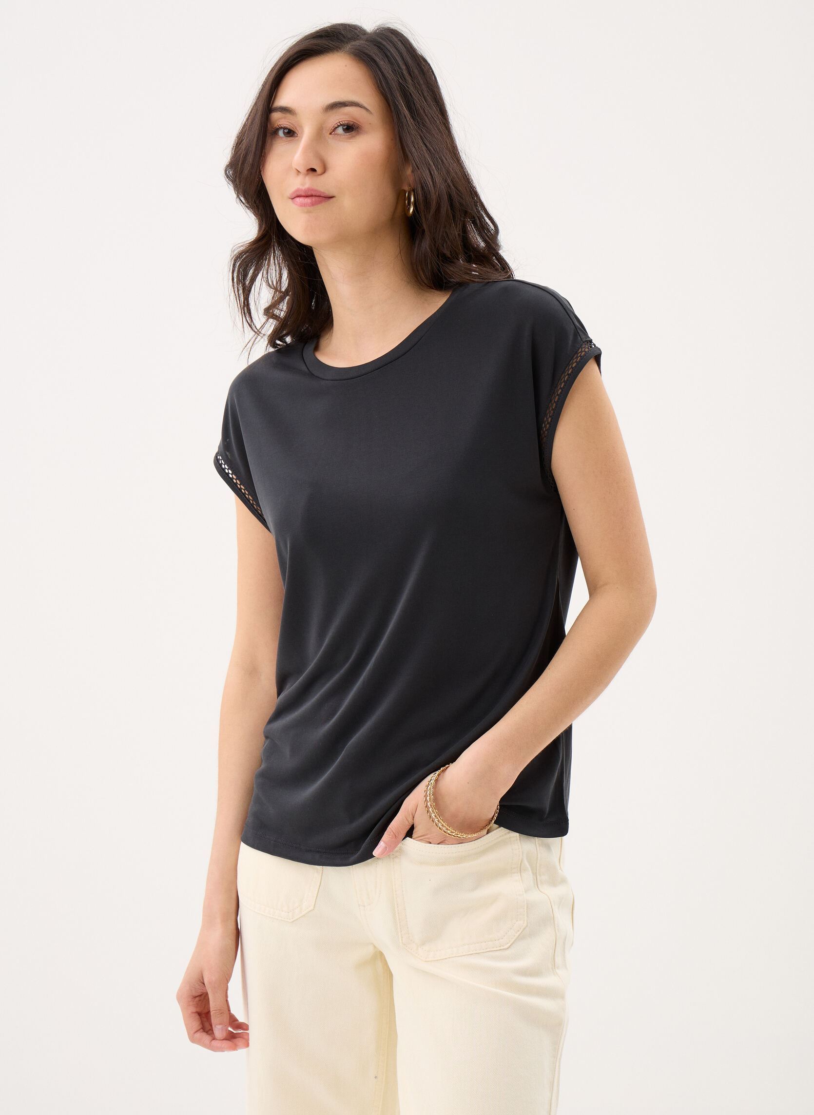 Tee-shirts manches courtes Vimodala C/S O-Neck Detail Top - Noos femme noir Vila Tee-shirts manches courtes Vimodala C/S O-Neck Detail Top - Noos femme noir BLACK