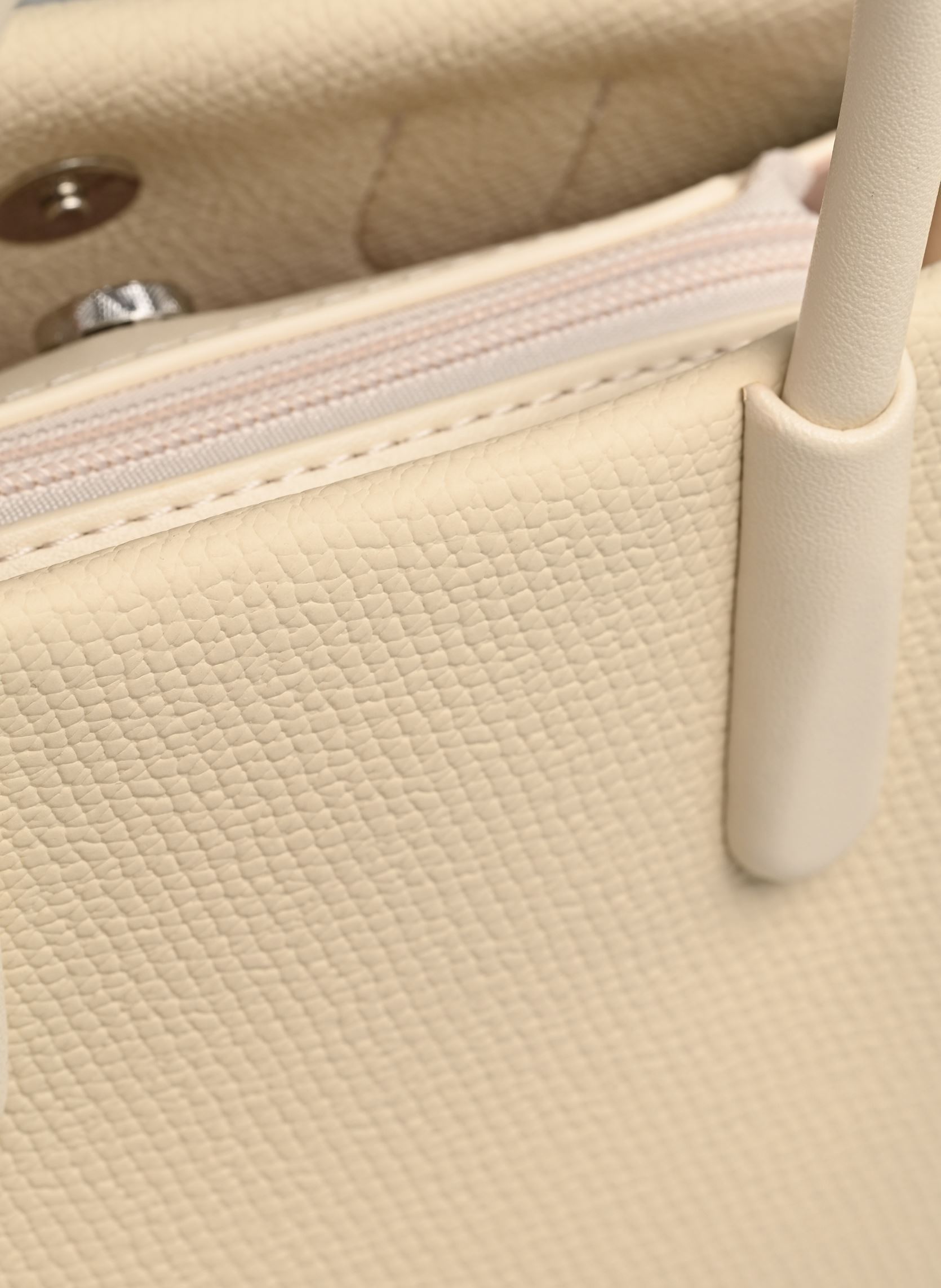 Handtassen BY CHABRAND P MAIN 12424 dames wit Chabrand Handtassen BY CHABRAND P MAIN 12424 dames wit ECRU