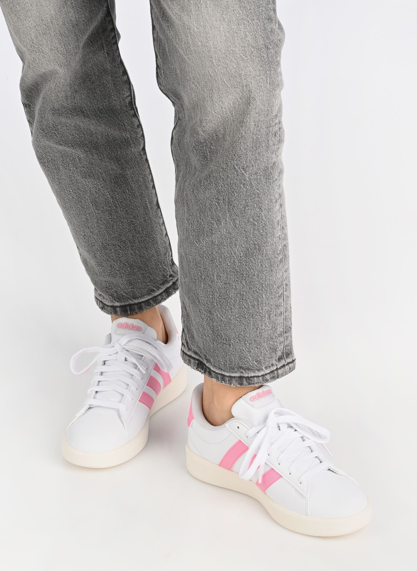 Baskets GRAND COURT 3.0 W femme blanc adidas sportswear Baskets GRAND COURT 3.0 W femme blanc FTWWHT/BLIPNK/CWHITE