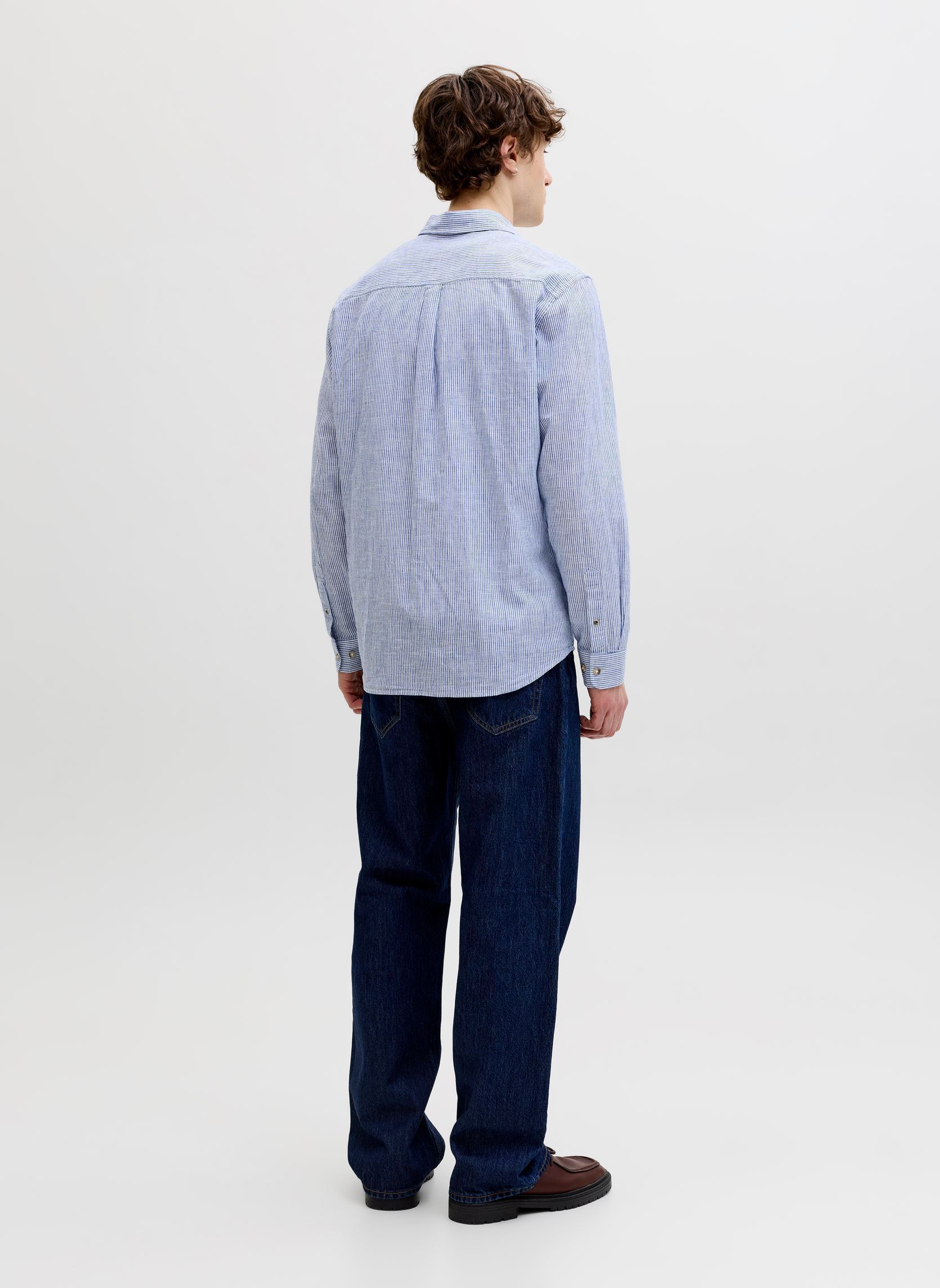 Hemden Jjesummer Linen Blend Shirt L/S Sn herren blau Jack & Jones Hemden Jjesummer Linen Blend Shirt L/S Sn herren blau INFINITY