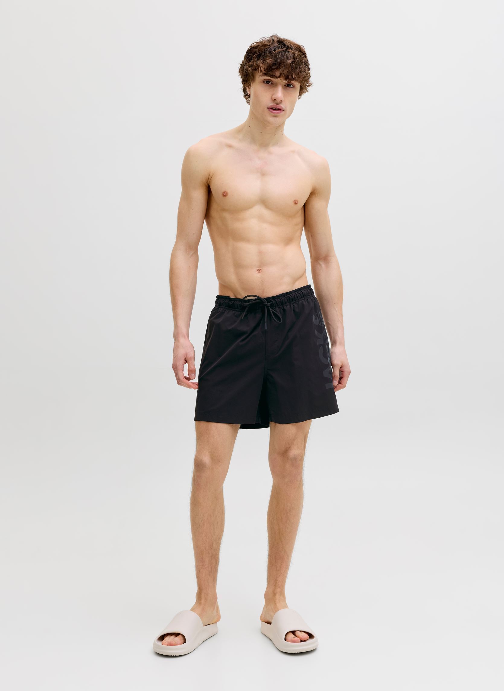 Zwemshorts Jpstmaui Wave Logo Swim Shorts Reg Sn heren zwart Jack & Jones Zwemshorts Jpstmaui Wave Logo Swim Shorts Reg Sn heren zwart BLACK