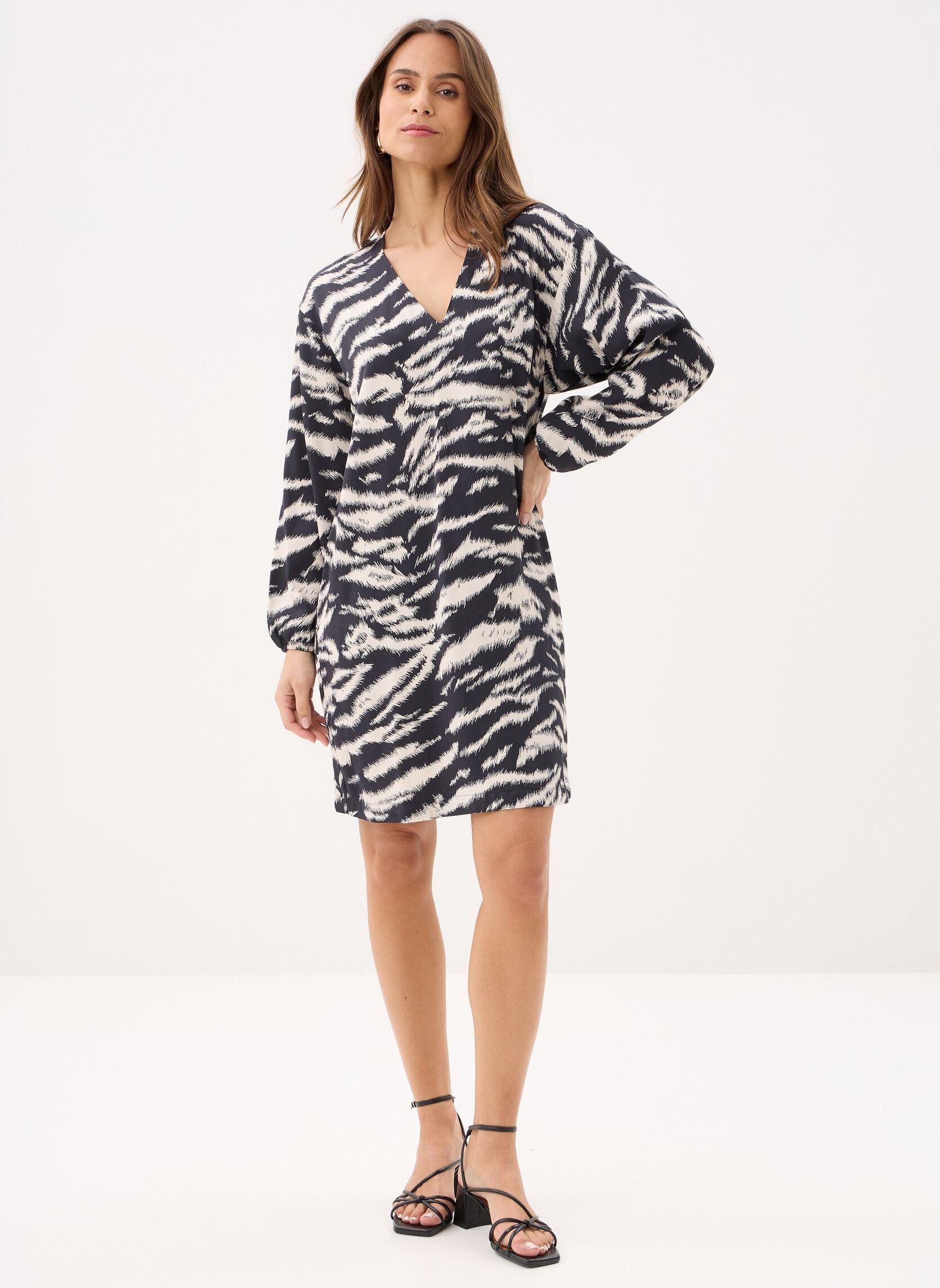 Jurken B330085 dames zwart IKKS Women Jurken B330085 dames zwart 02-NOIR