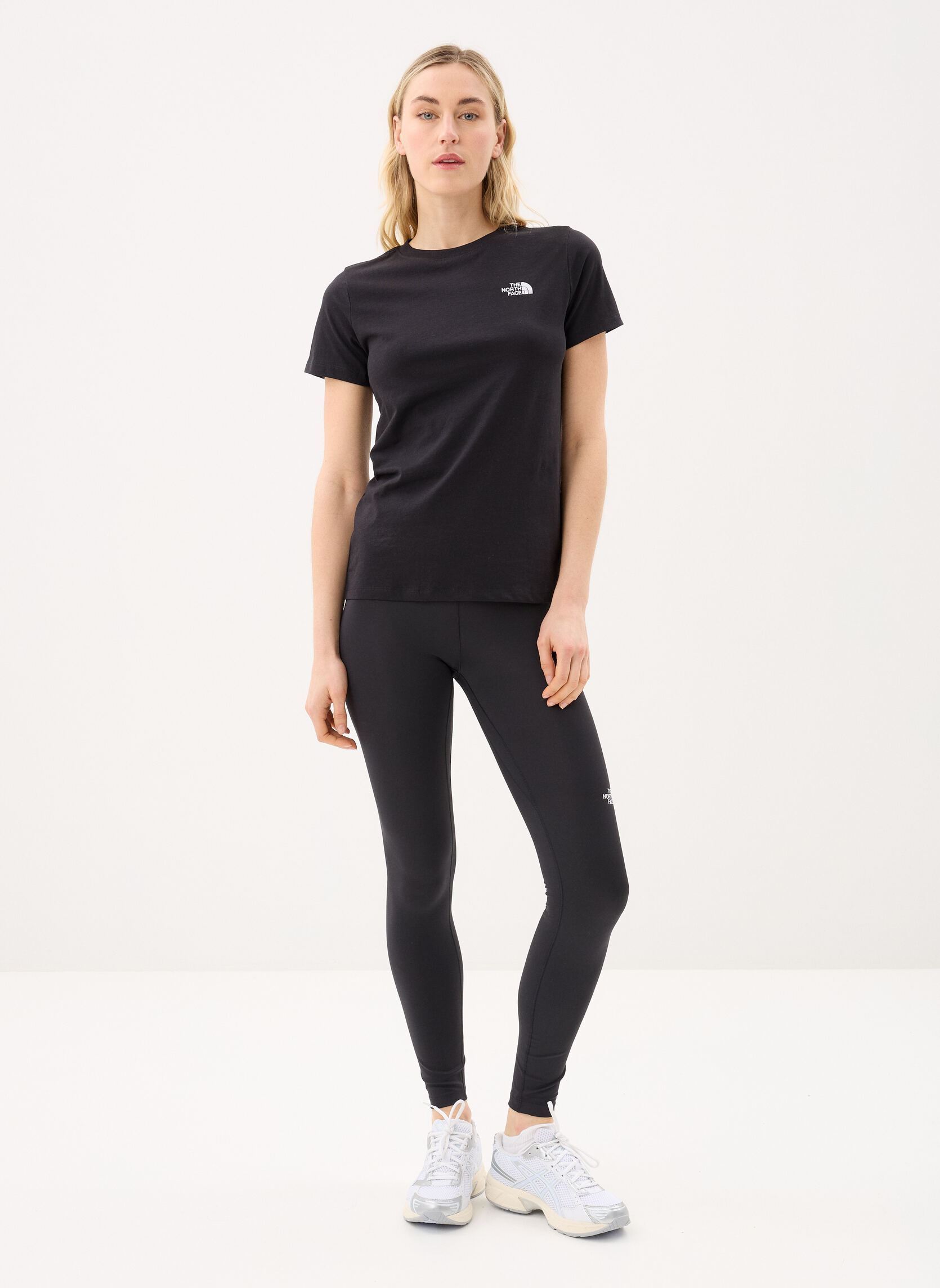 Tee-shirts W Evo Sd Slm Ss Tee femme noir The North Face Tee-shirts W Evo Sd Slm Ss Tee femme noir TNF BLACK