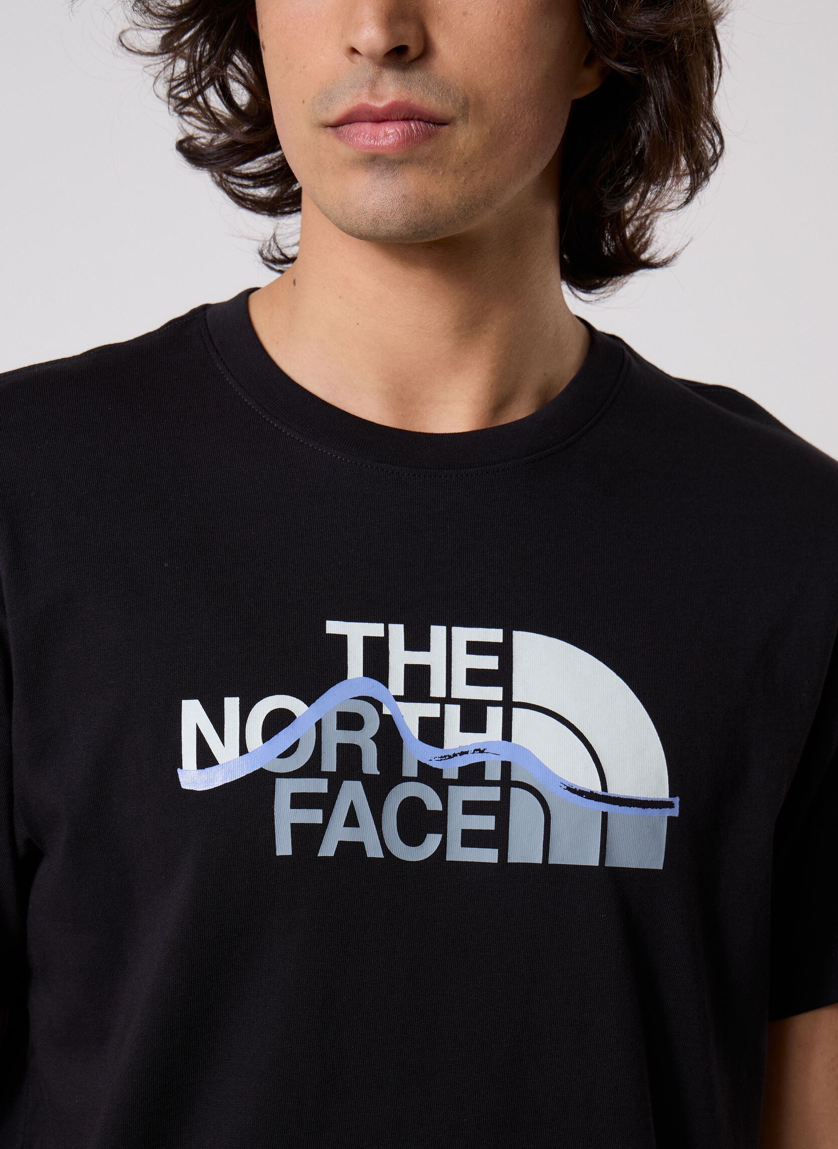 Tee-shirts manches courtes M Mnt Line Rg Ss Tee homme noir The North Face Tee-shirts manches courtes M Mnt Line Rg Ss Tee homme noir TNF BLACK