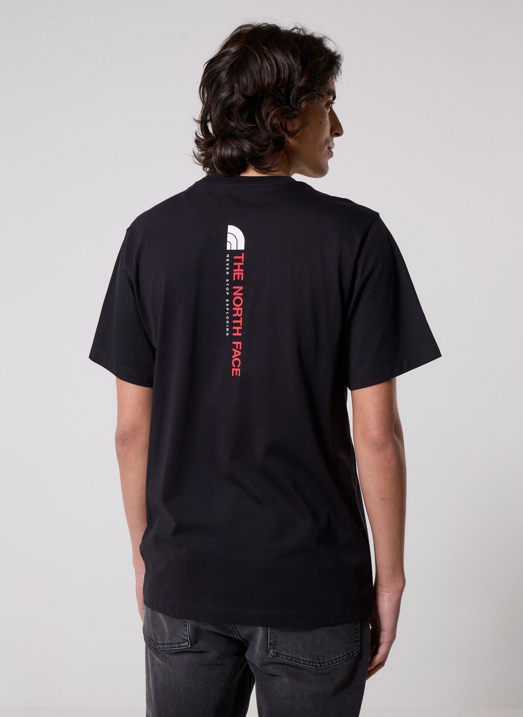 Tee-shirts manches courtes M Vertical Regular Shor homme noir The North Face Tee-shirts manches courtes M Vertical Regular Shor homme noir TNF BLACK