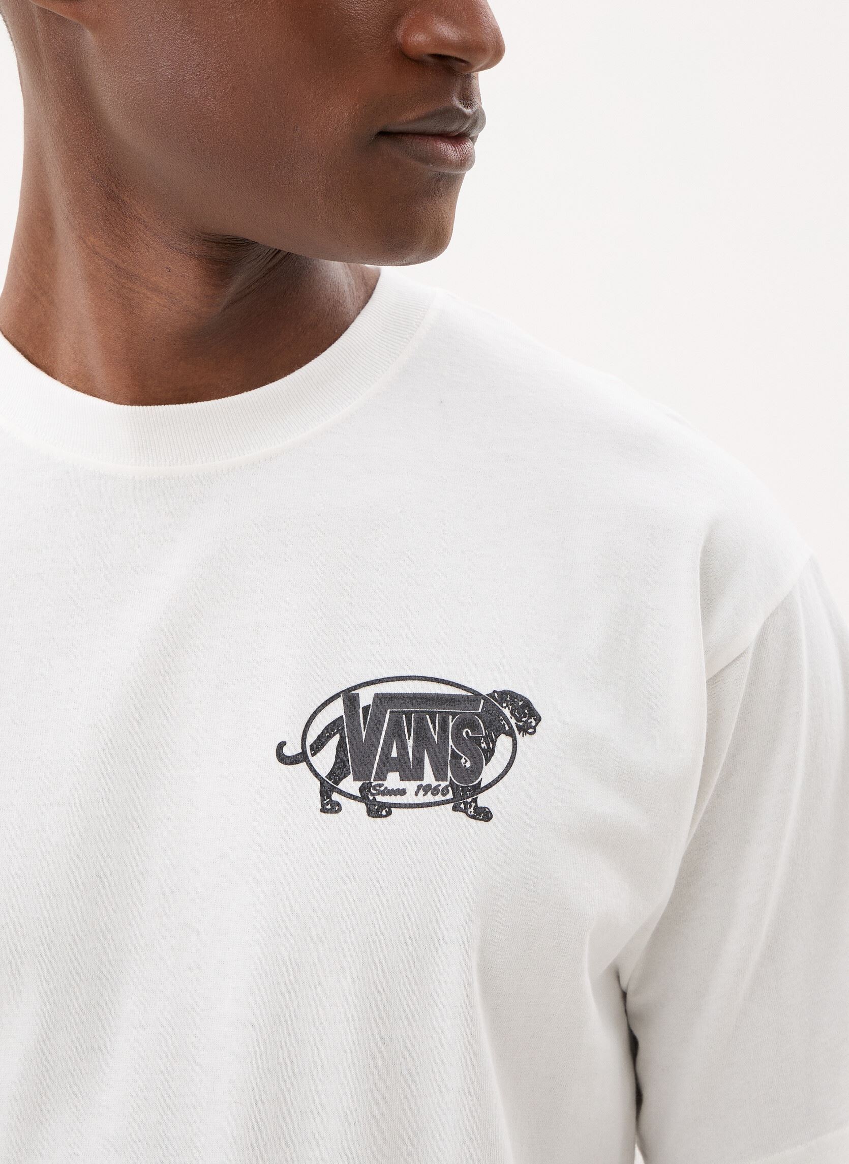 Tee-shirts manches courtes Awaken Tiger Ss Tee homme blanc Vans Tee-shirts manches courtes Awaken Tiger Ss Tee homme blanc WHITE