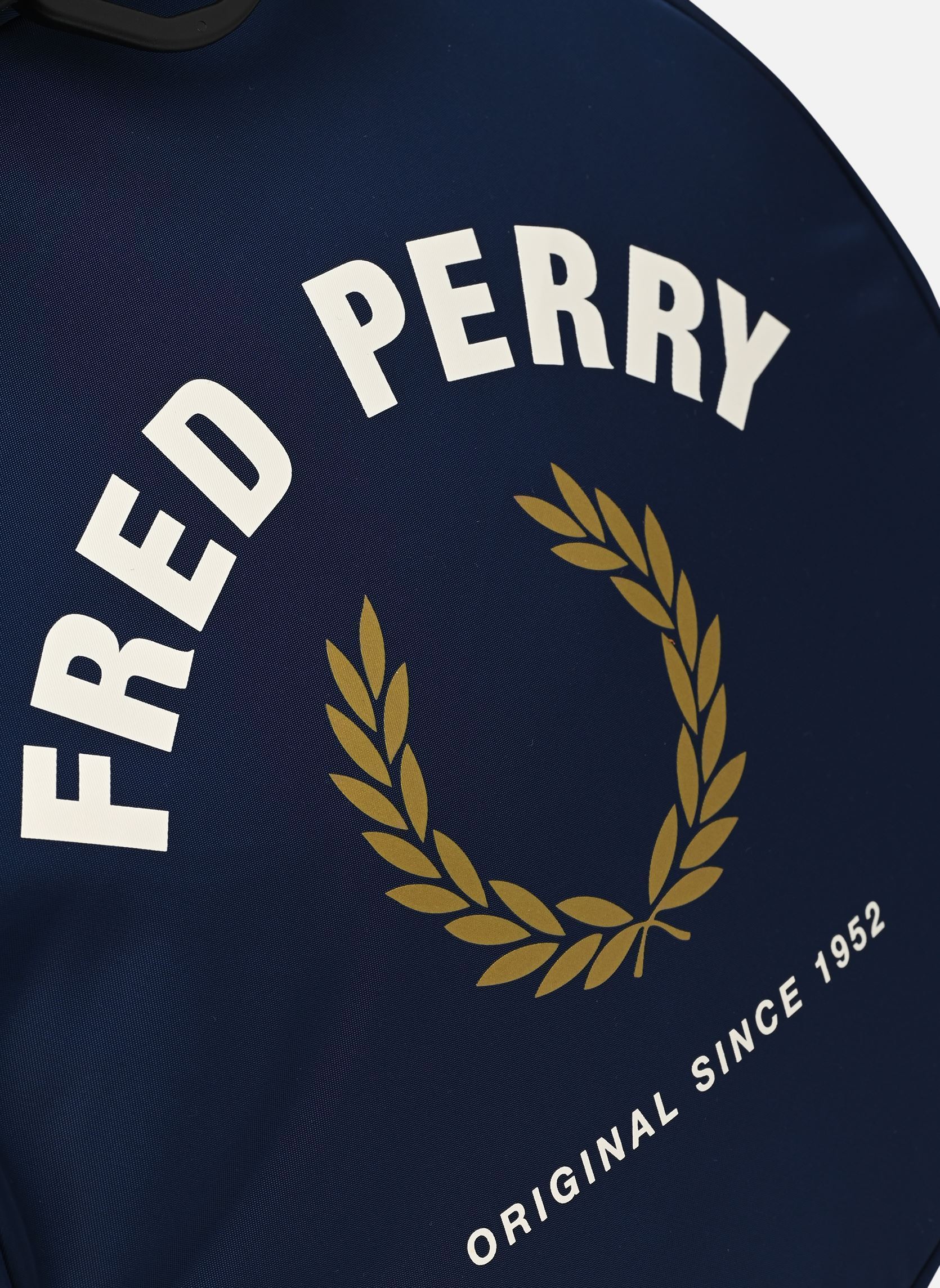Sacs de voyage Sport Nylon Large Barrel Bag homme bleu Fred Perry Sacs de voyage Sport Nylon Large Barrel Bag homme bleu Tennis Blue
