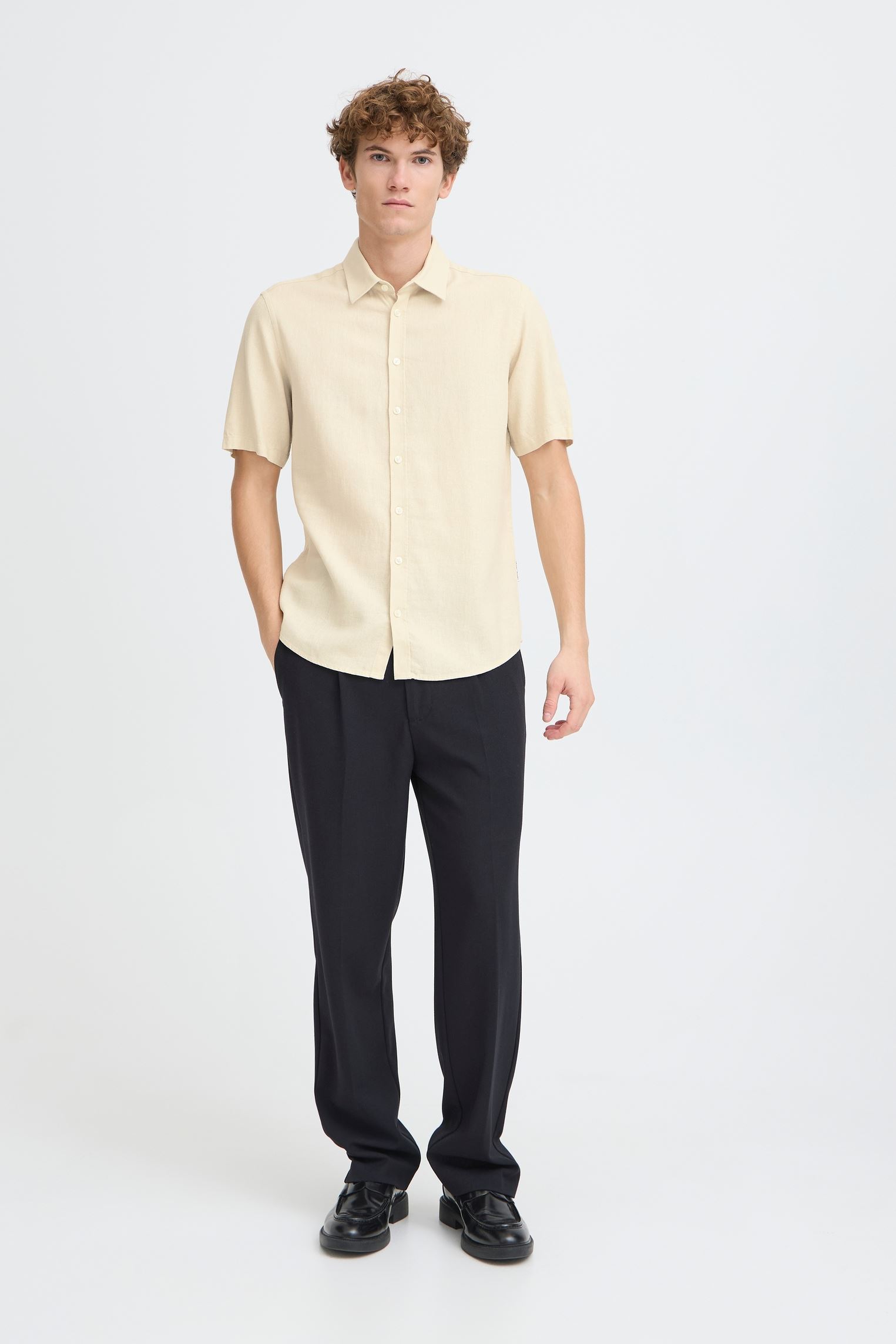 Chemises Cfhanes Ss Linen Mix Shirt homme beige Casual Friday Chemises Cfhanes Ss Linen Mix Shirt homme beige Summer Sand