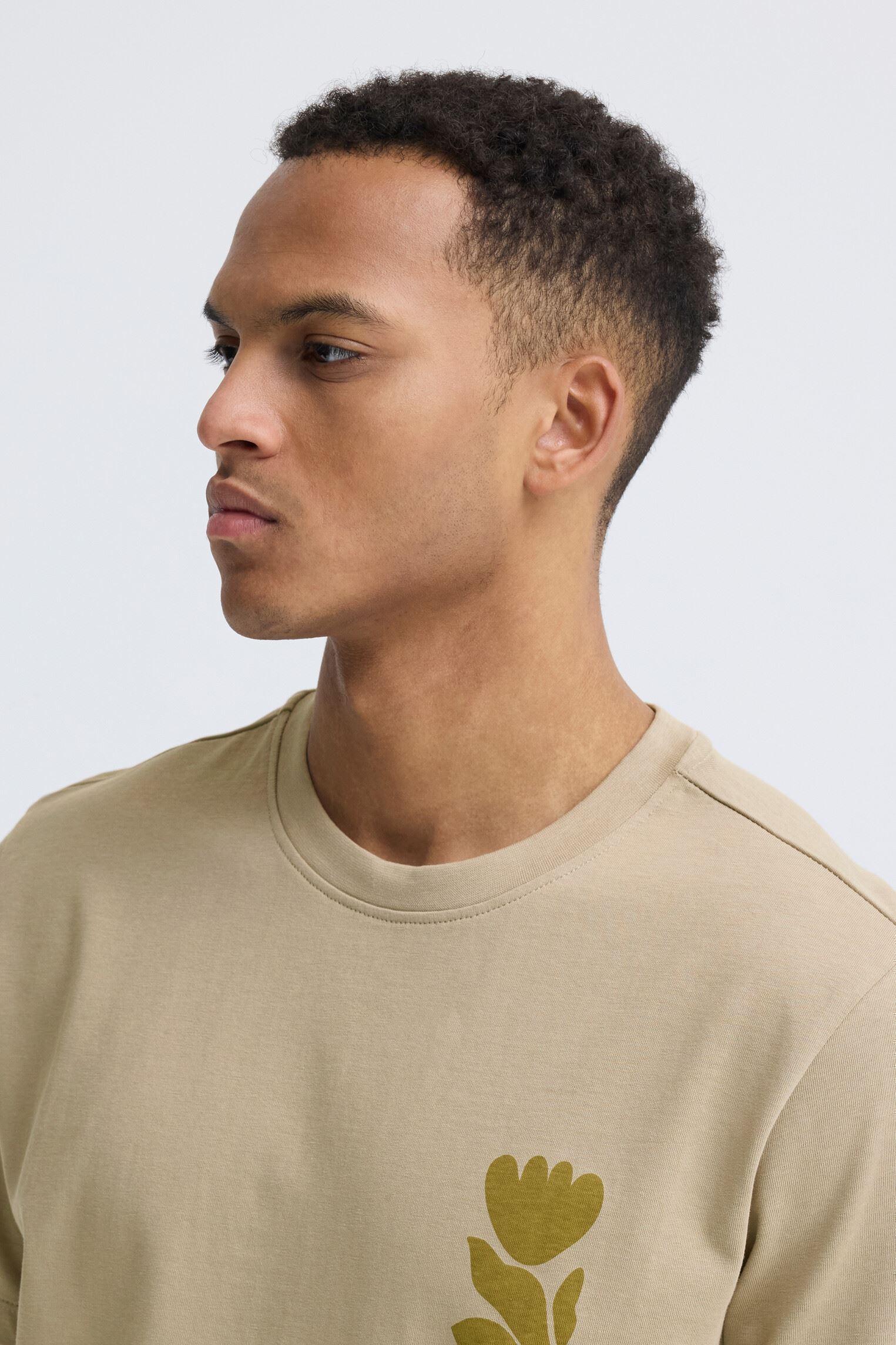 Tee-shirts manches courtes Bhsun Flower Sense S/S Tee homme marron Blend Tee-shirts manches courtes Bhsun Flower Sense S/S Tee homme marron WINTER TWIG