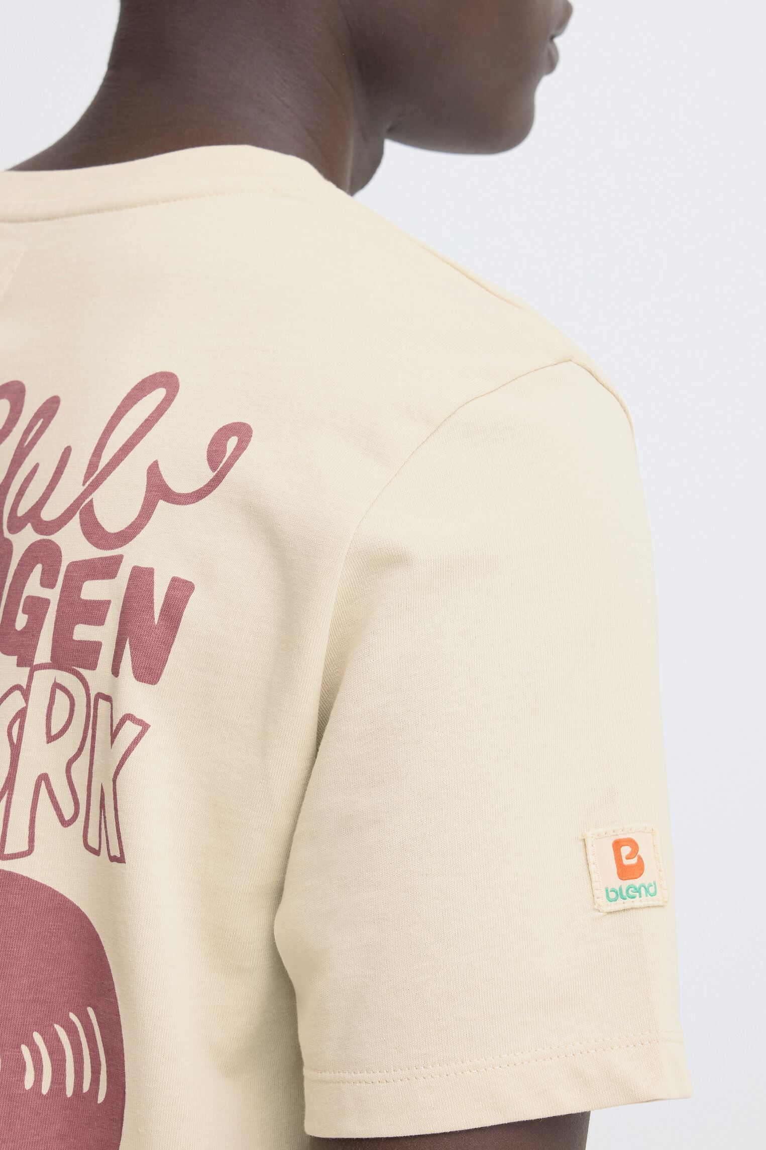 Tee-shirts manches courtes Bhsun Sense Music Tee homme gris Blend Tee-shirts manches courtes Bhsun Sense Music Tee homme gris OYSTER GRAY