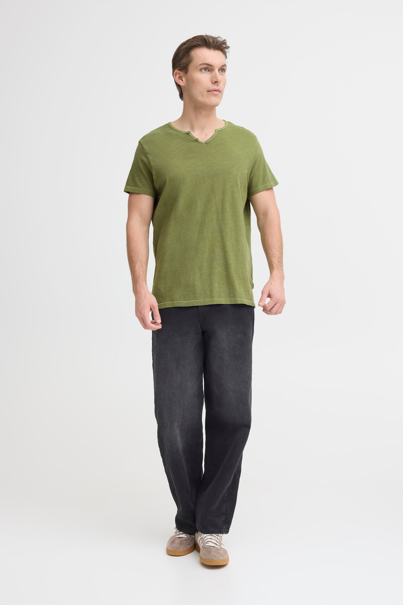 Tee-shirts Bhaston Split Neck Tee homme vert Blend Tee-shirts Bhaston Split Neck Tee homme vert OIL GREEN