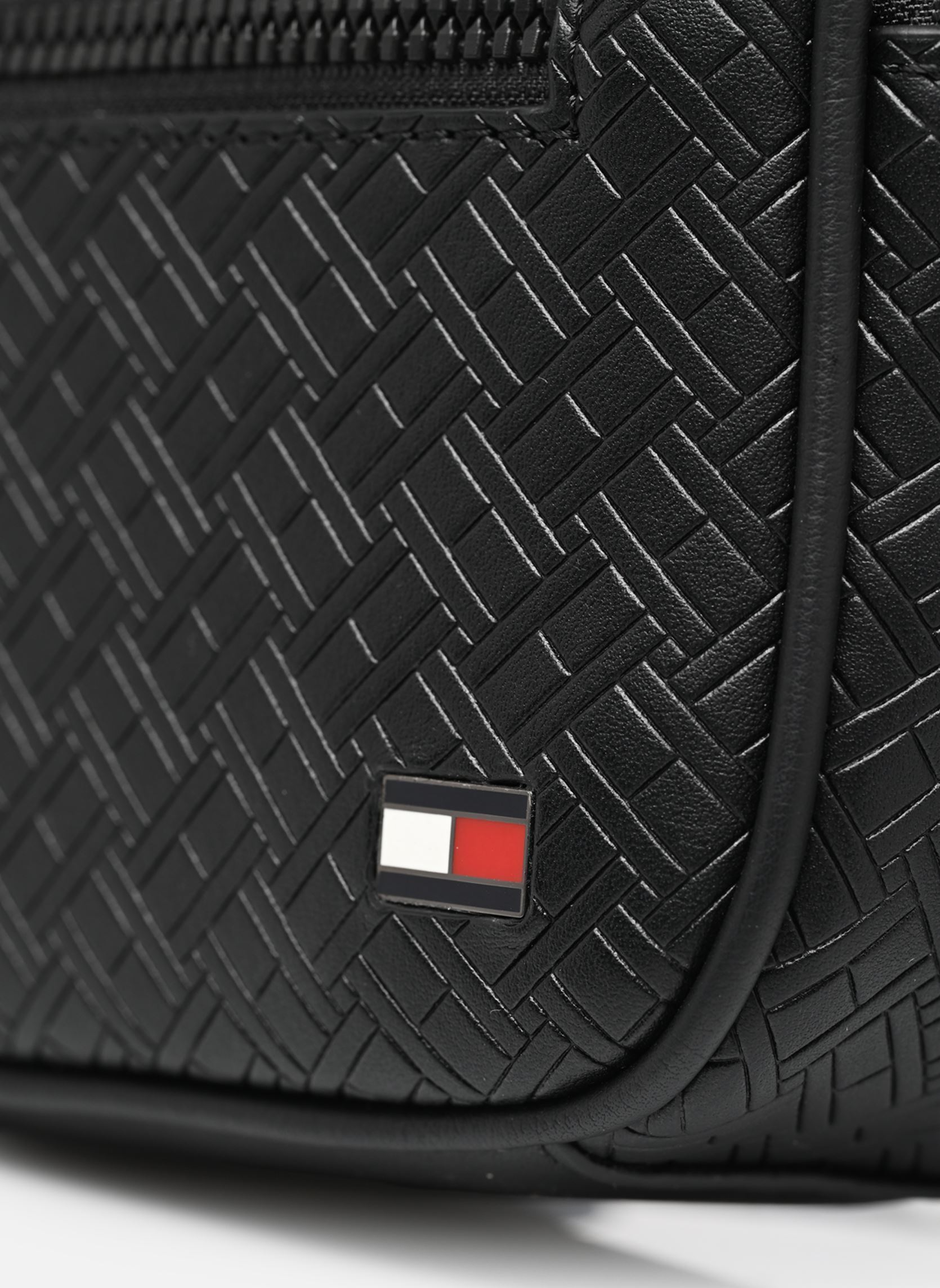 Schoudertassen TH EMBOSSED FLAG MODULAR BAG heren zwart Tommy Hilfiger Schoudertassen TH EMBOSSED FLAG MODULAR BAG heren zwart BLACK