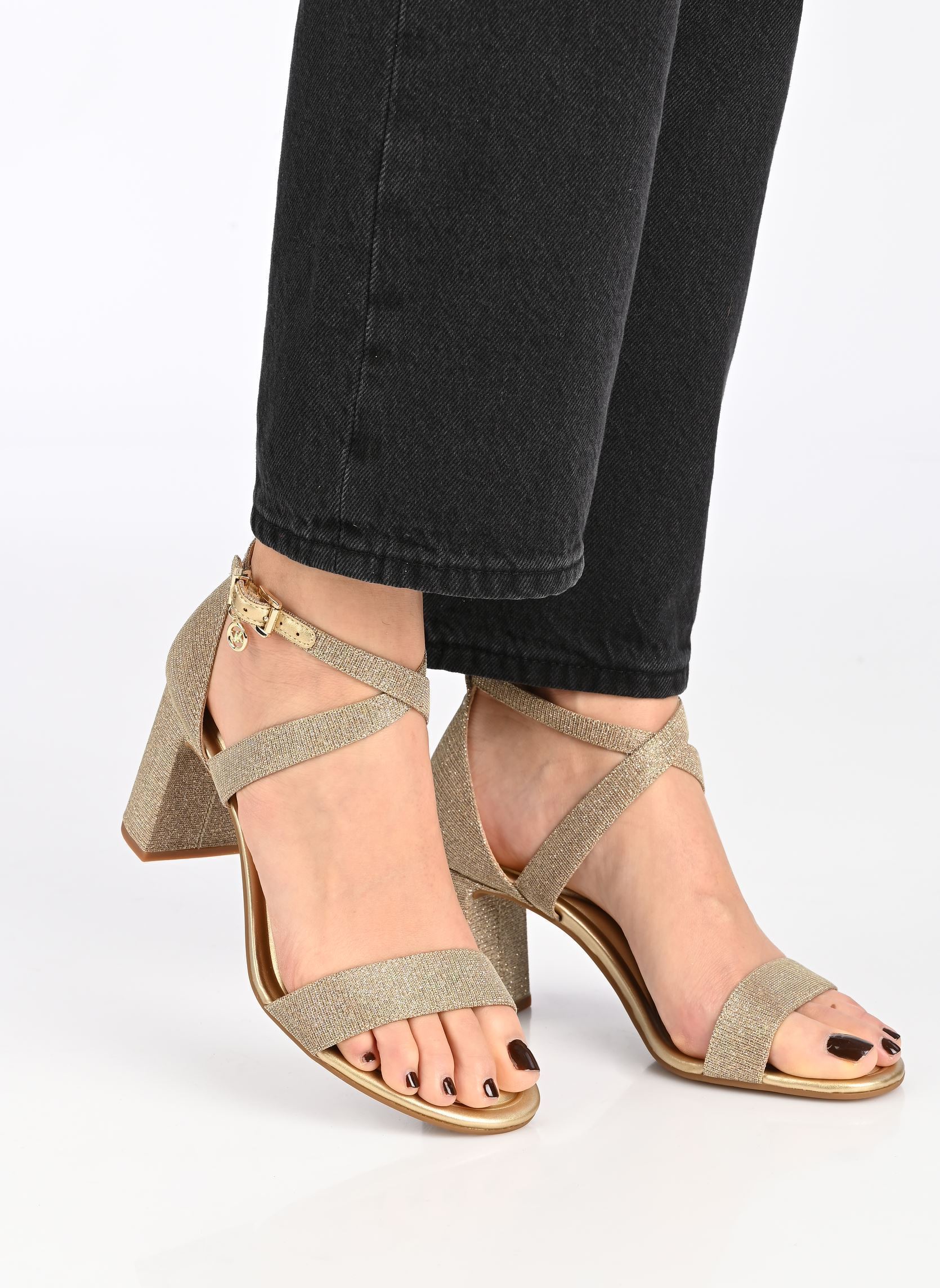 Sandales ALEXA FLEX MID SANDAL femme or et bronze Michael Michael Kors Sandales ALEXA FLEX MID SANDAL femme or et bronze pale gold 740